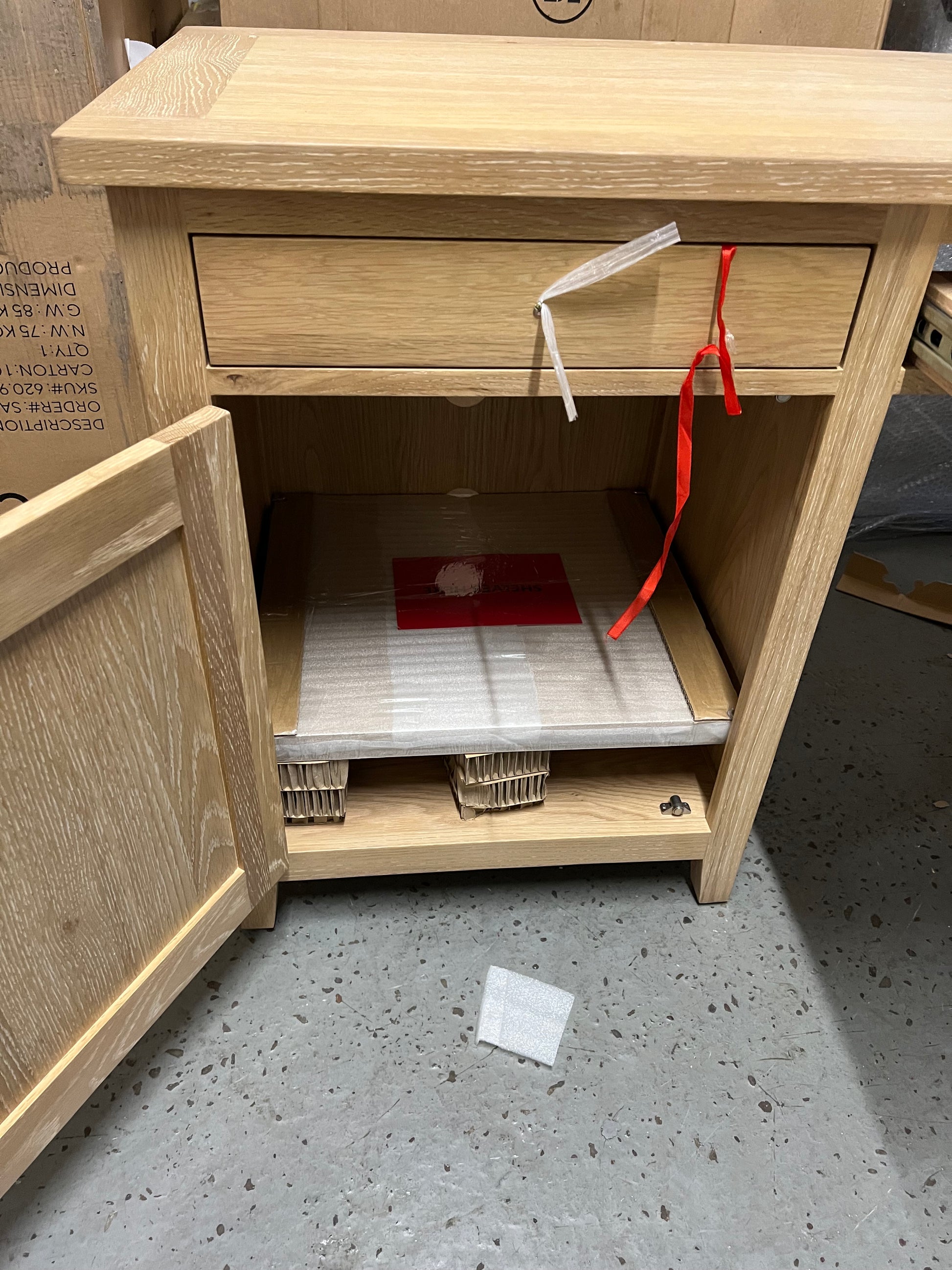 INGLESHAM WHITEWASH OAK
Double Pedestal Desk Quality Furniture Clearance Ltd