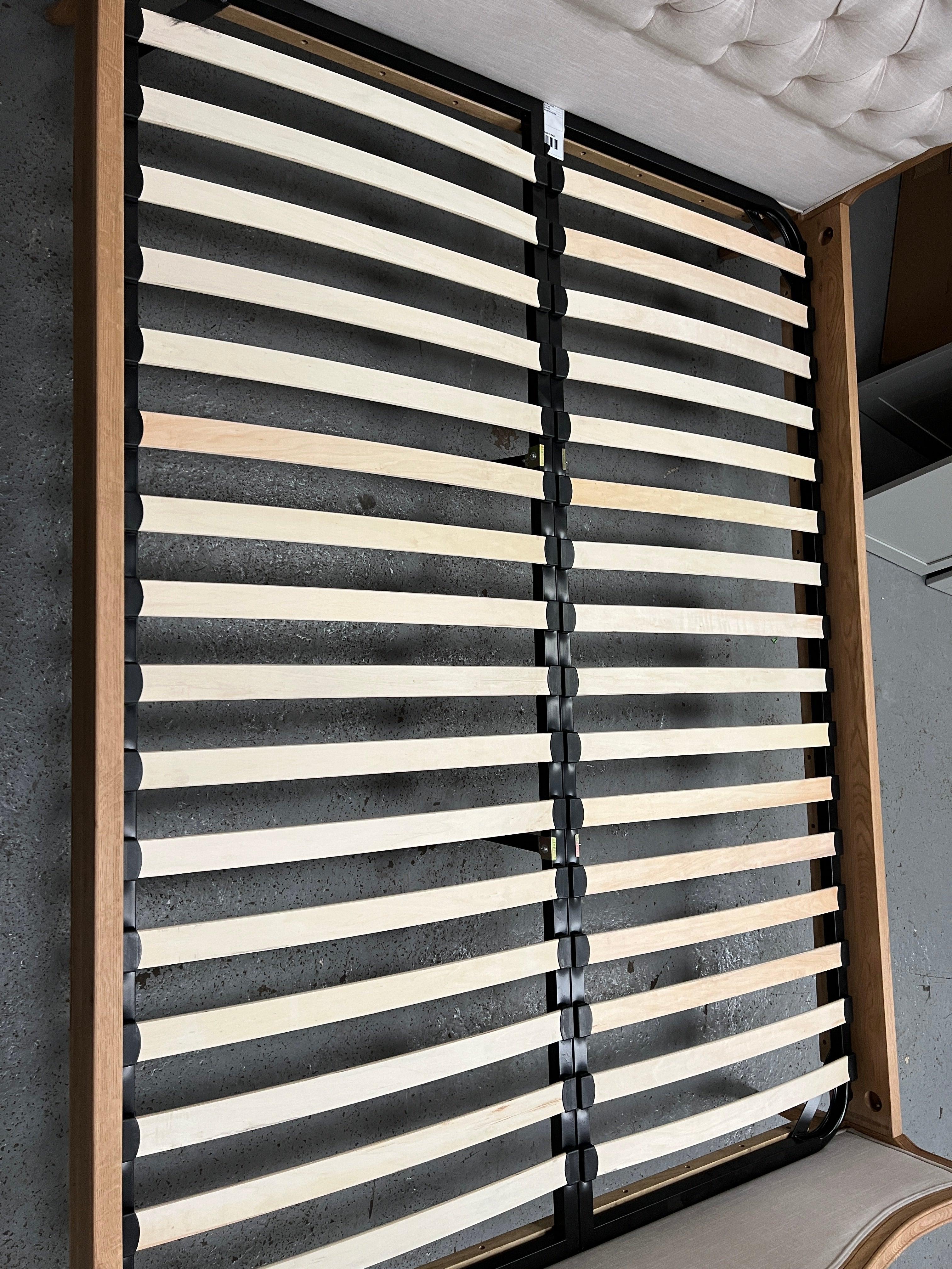 ELKSTONE MELLOW OAK
5ft Kingsize Bed Quality Furniture Clearance Ltd