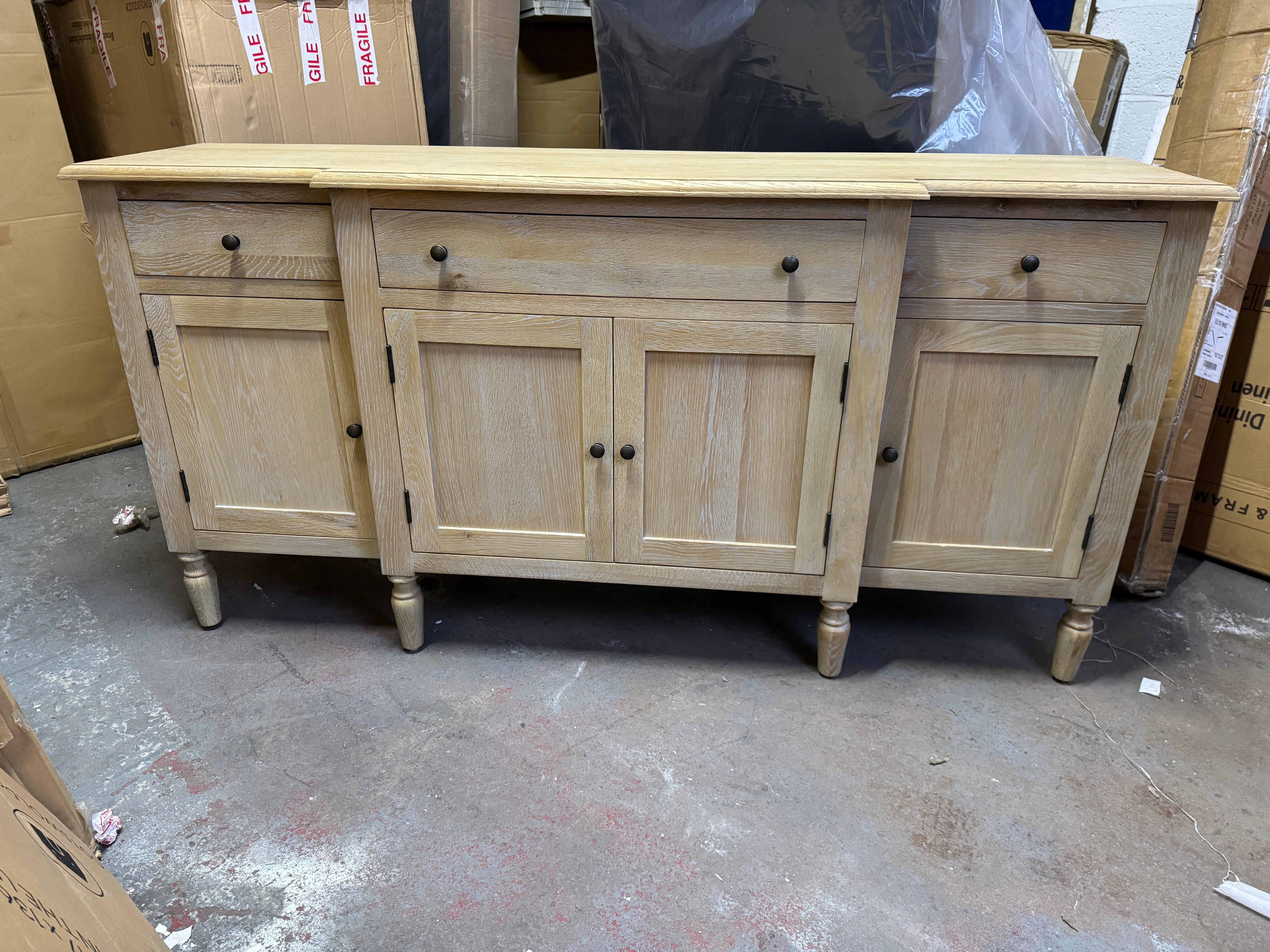 CAMILLE LIMEWASH OAK
Extra Large Sideboard Quality Furniture Clearance Ltd