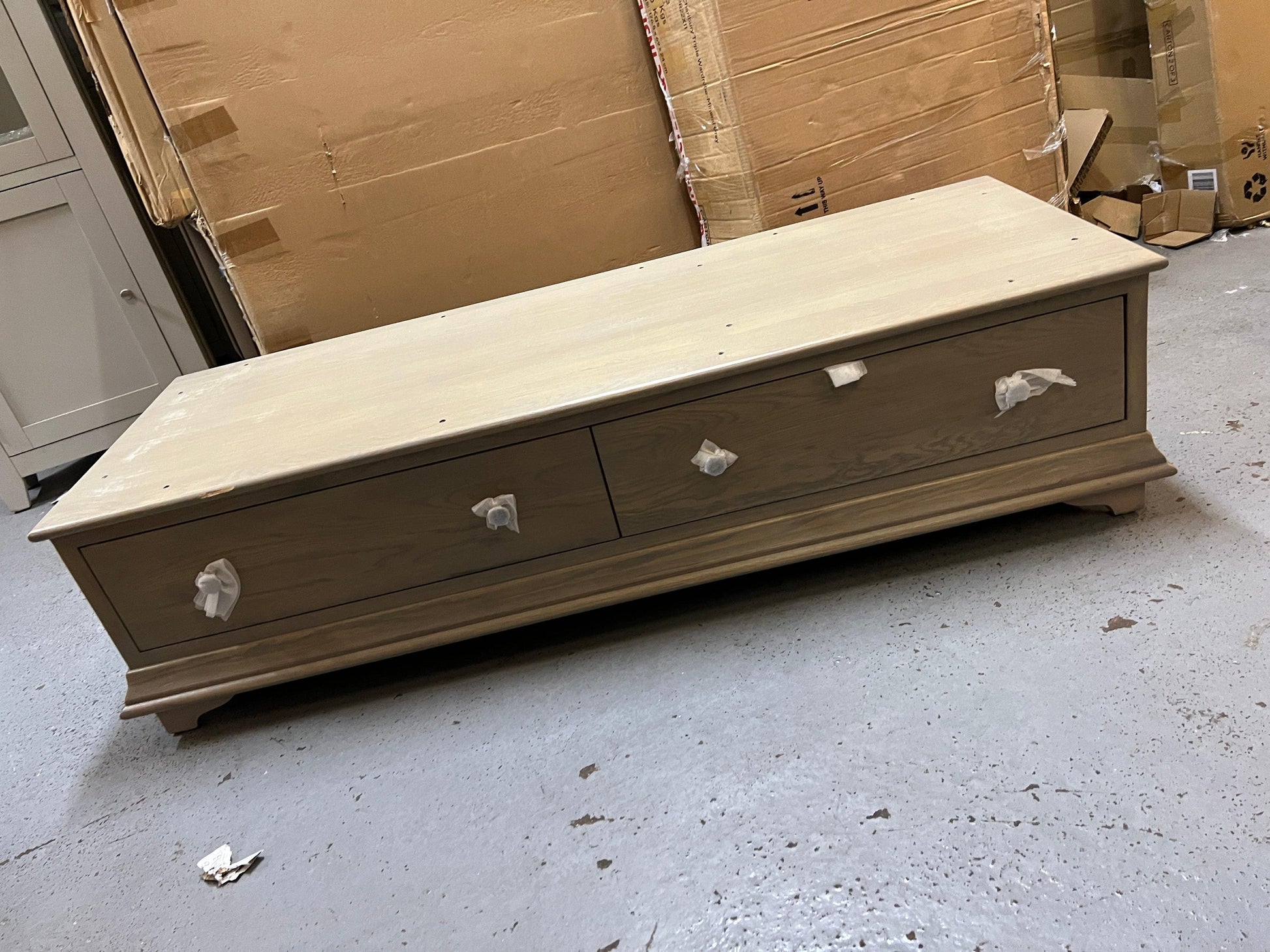 WINCHCOMBE SMOKED OAK Triple Wardrobe Quality Furniture Clearance Ltd