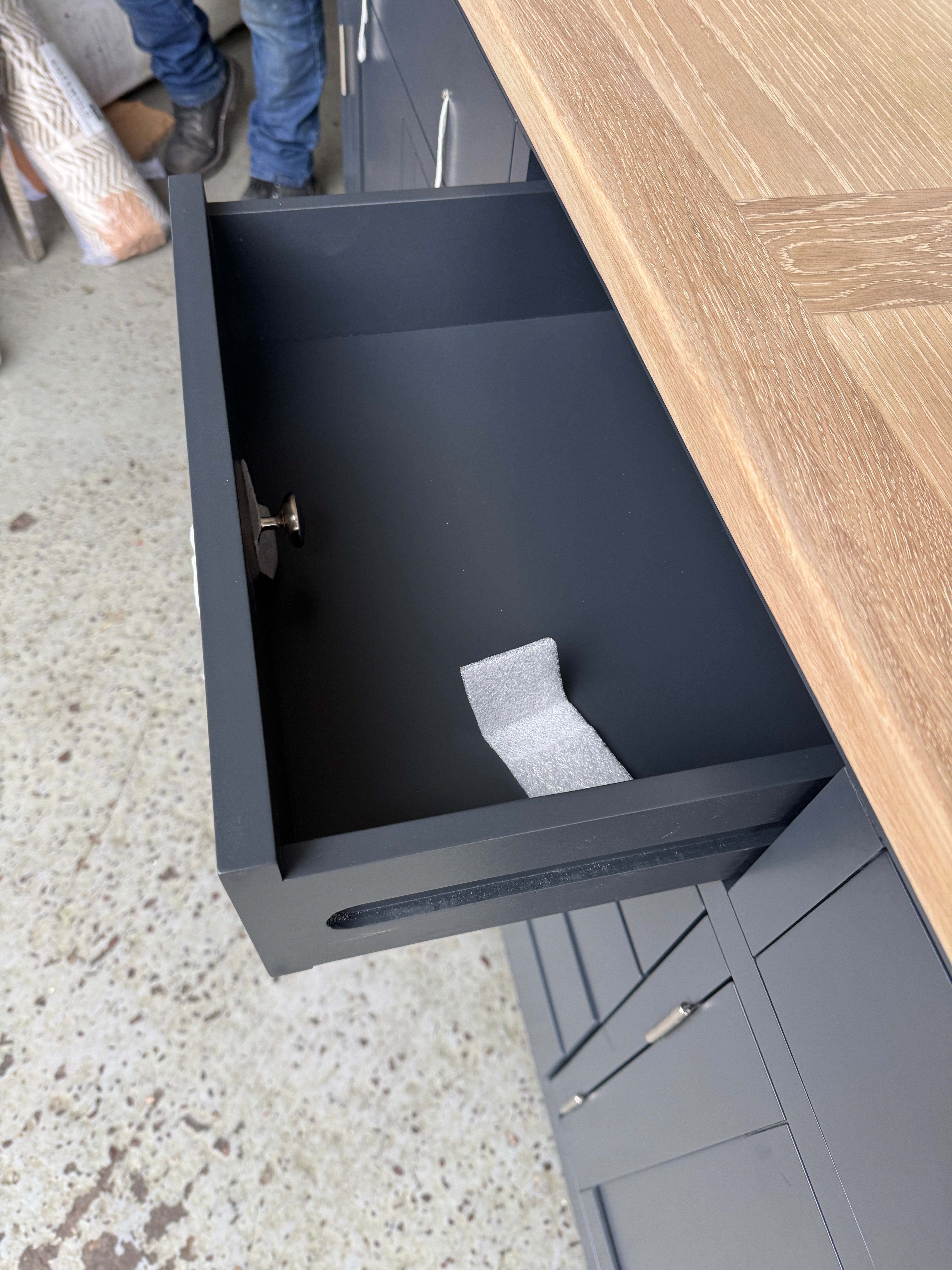 CHESTER CHARCOAL
Grand Sideboard Quality Furniture Clearance Ltd