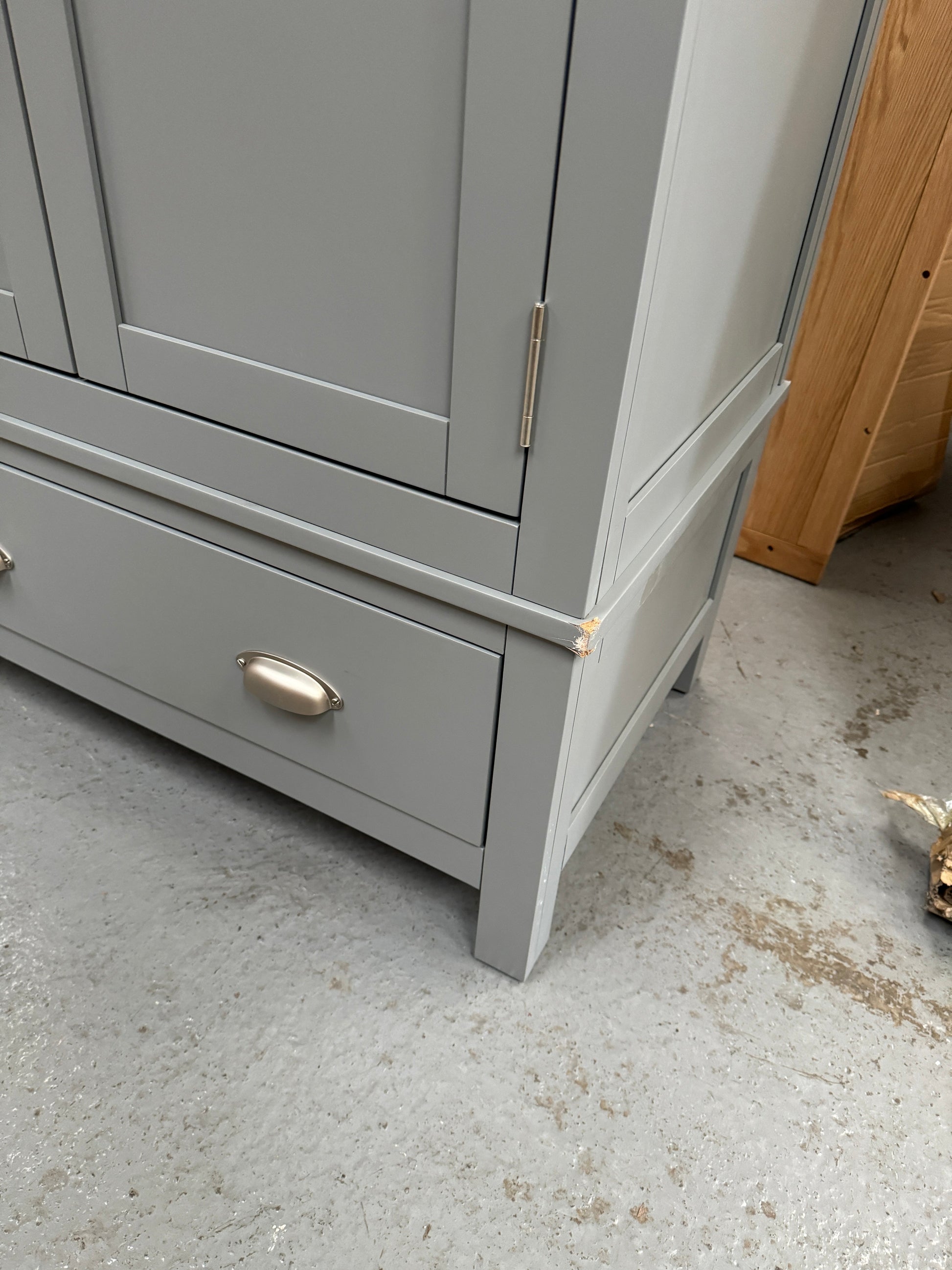 SIMPLY COTSWOLD STORM GREY
Double Wardrobe Quality Furniture Clearance Ltd