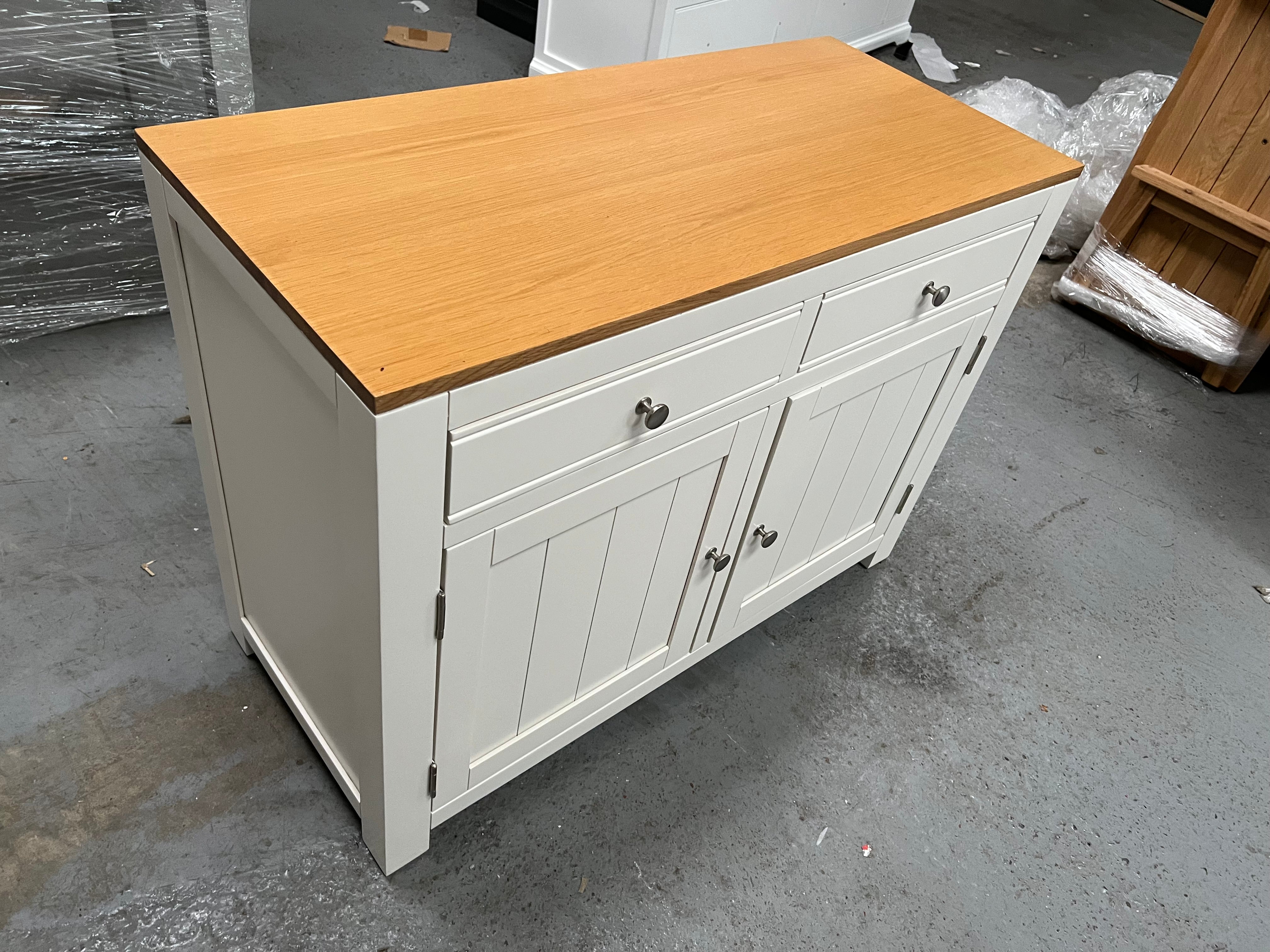 CHALFORD WARM WHITE
Cupboard Quality Furniture Clearance Ltd