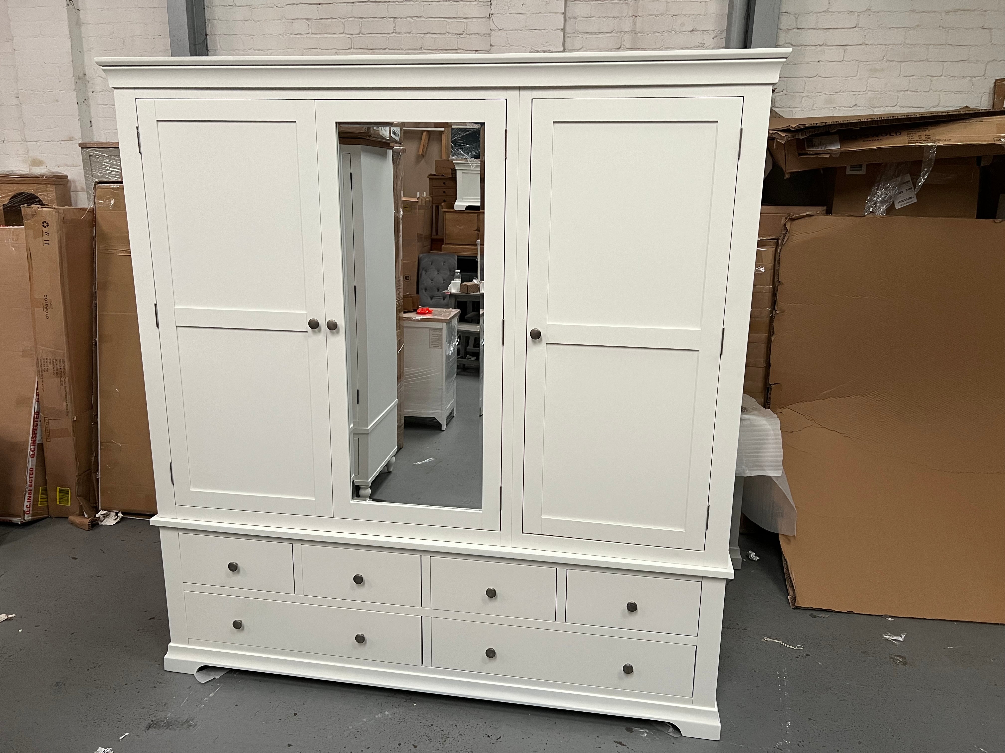 CHANTILLY WARM WHITE
Grand Triple Wardrobe Quality Furniture Clearance Ltd