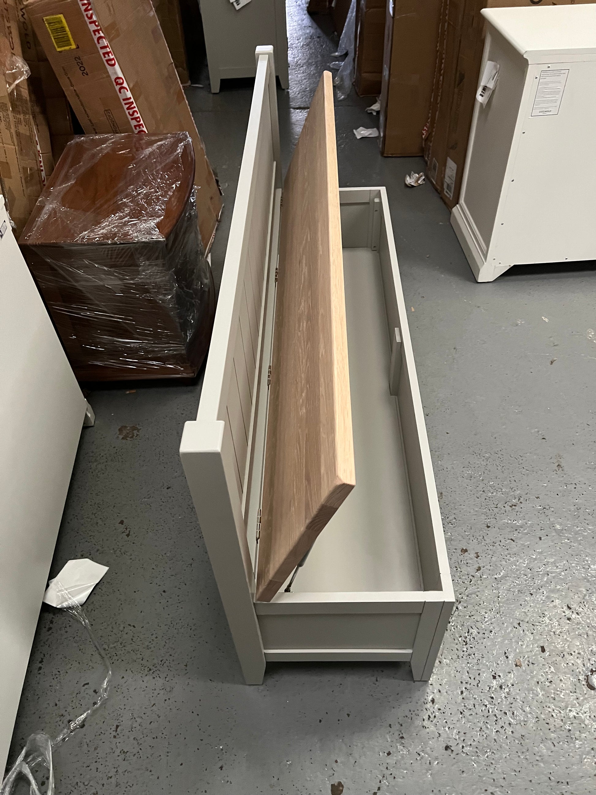 CHESTER DOVE GREY
Monks Bench Quality Furniture Clearance Ltd