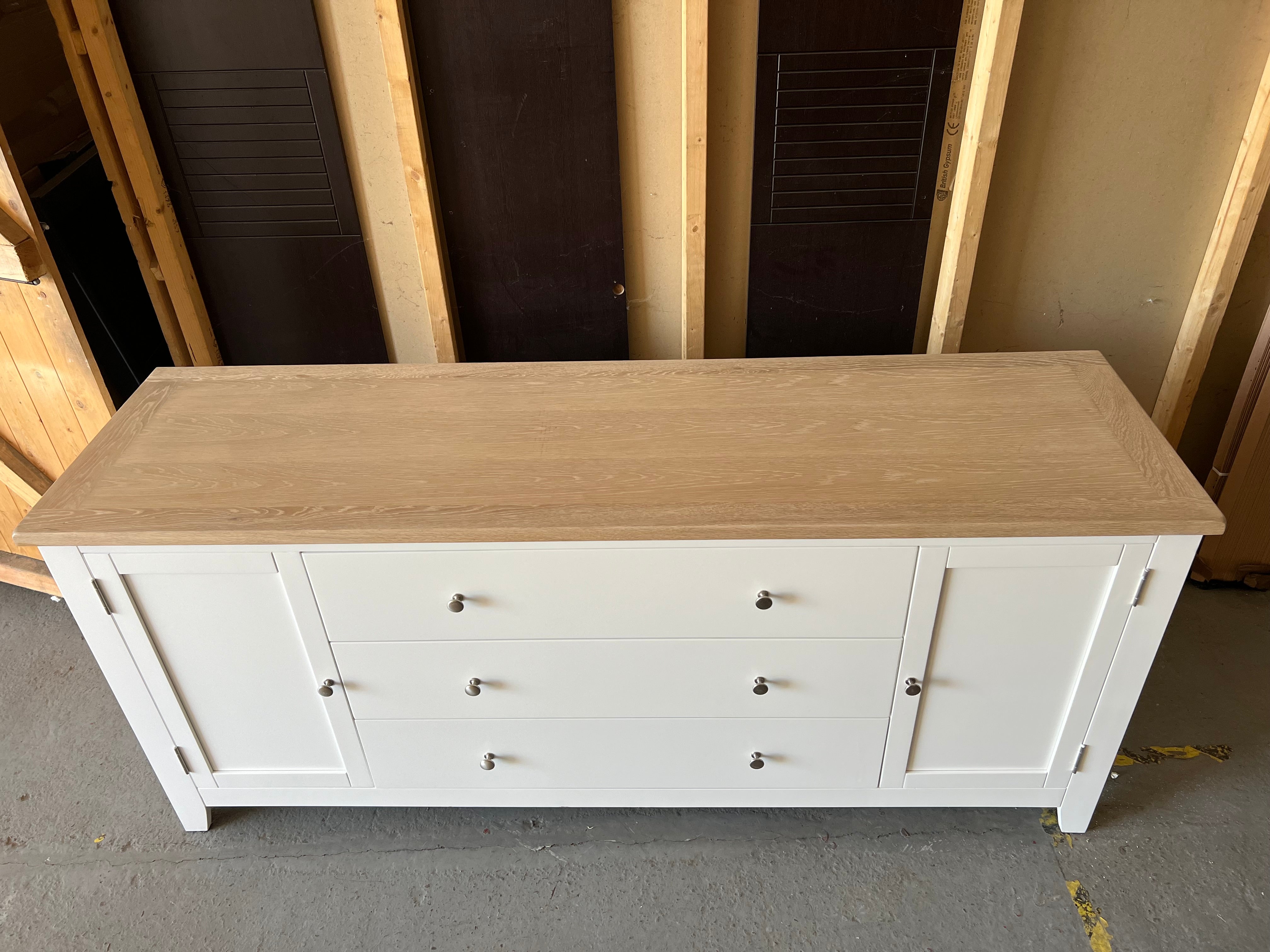 CHESTER PURE WHITE
Buffet Sideboard Quality Furniture Clearance Ltd