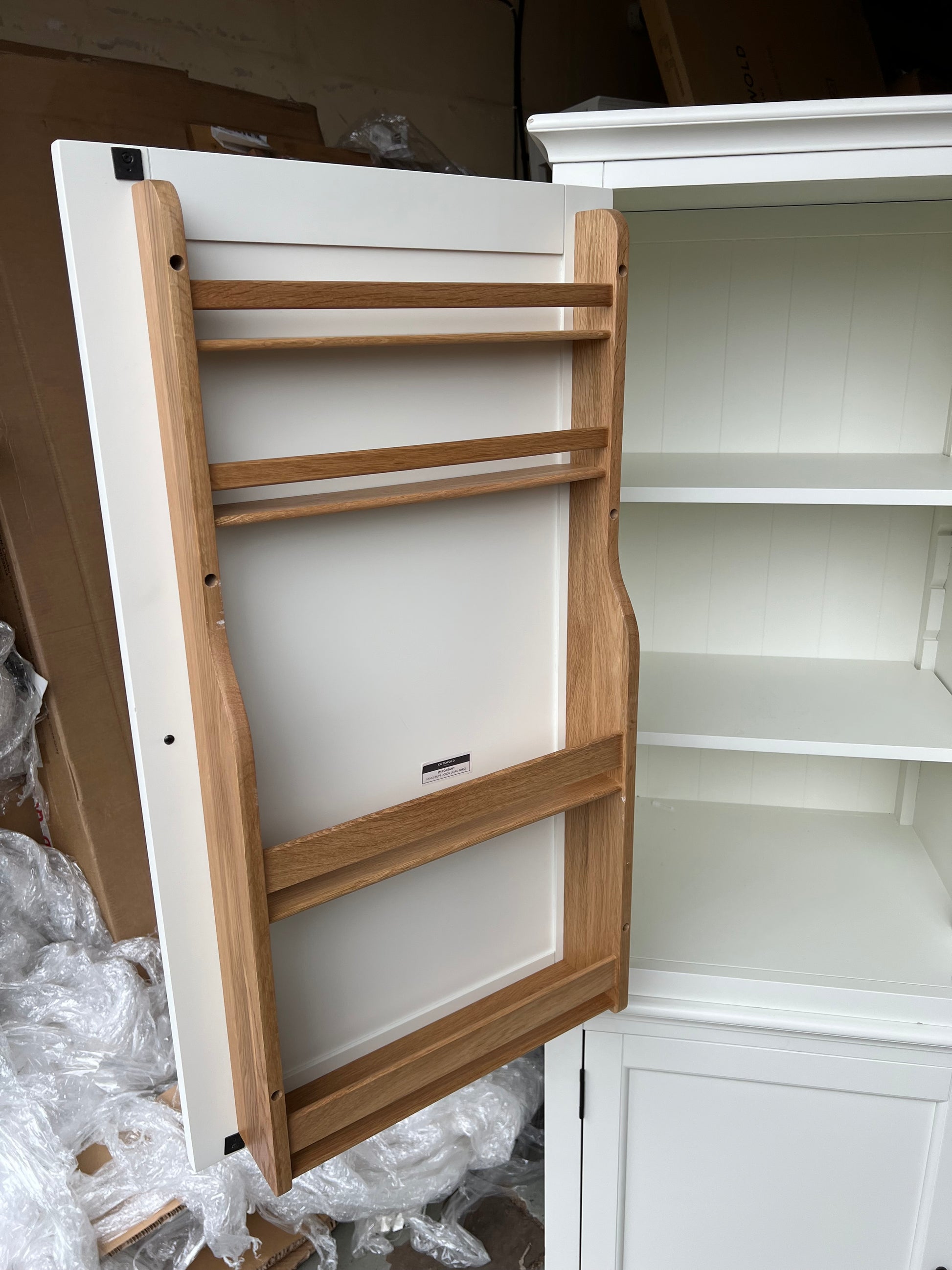 STOW WARM WHITE
Grand Triple Larder Quality Furniture Clearance Ltd