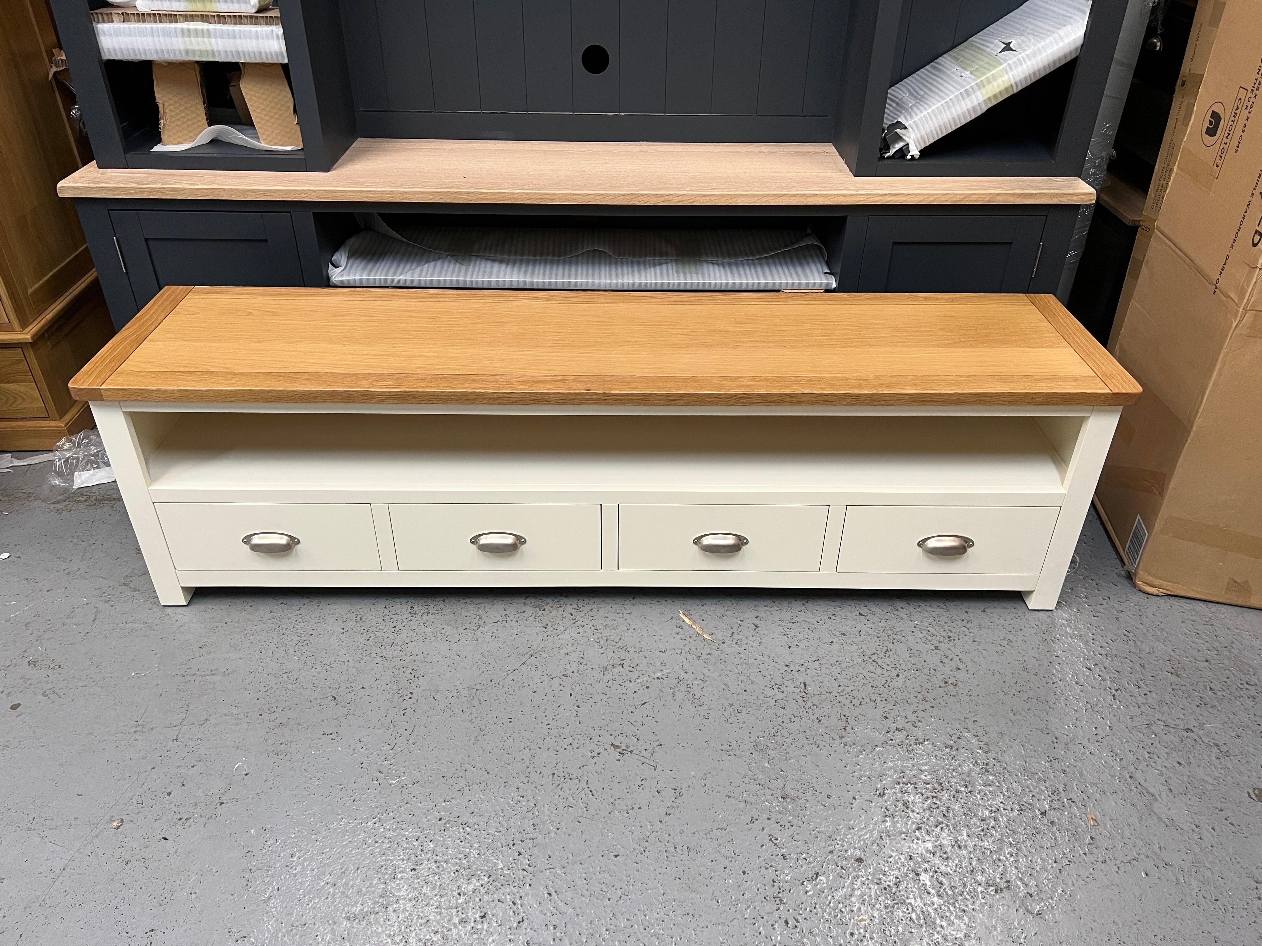 SUSSEX Cotswold Cream
Extra large TV stand up to 75" Quality Furniture Clearance Ltd