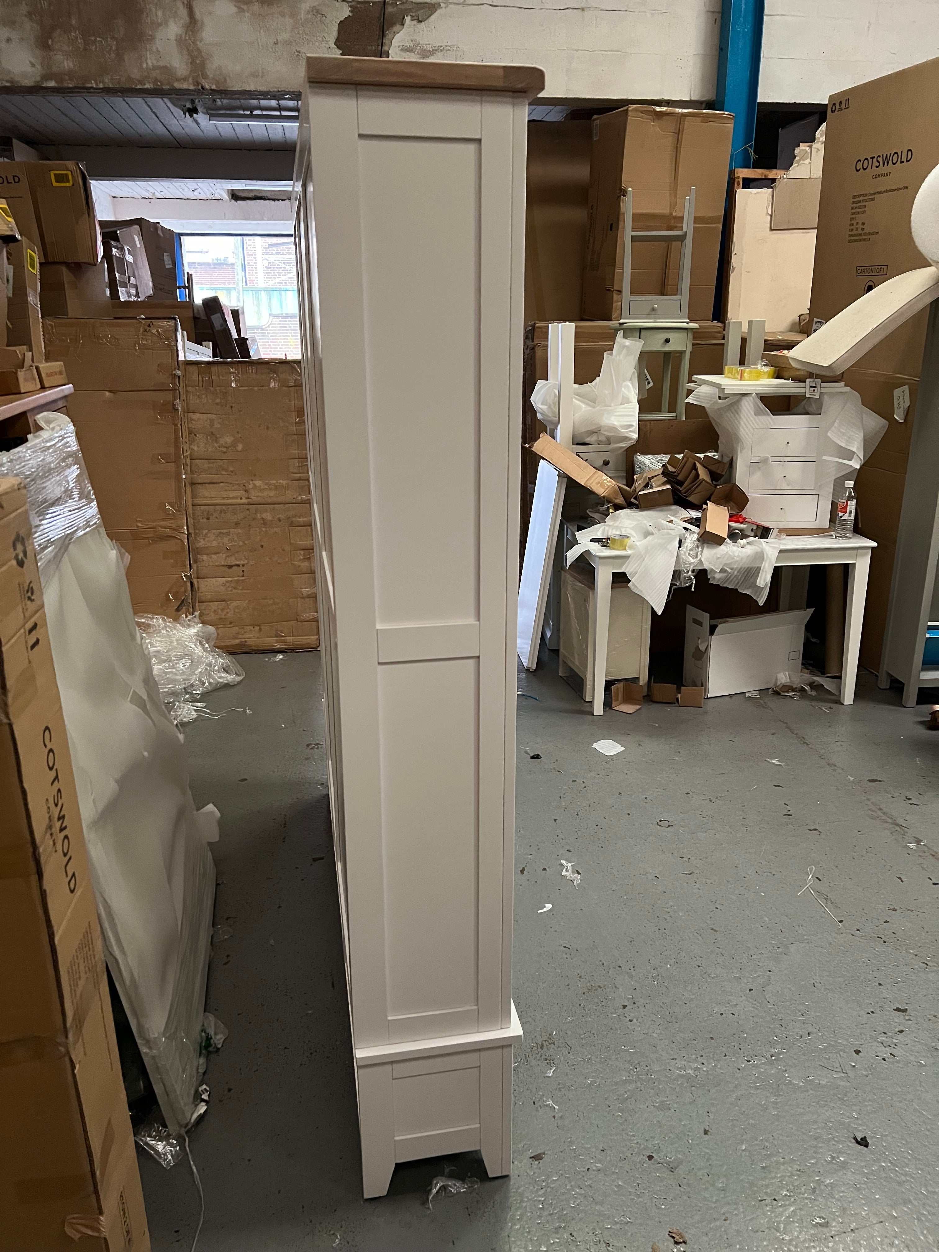 CHESTER PURE WHITE
Grand Bookcase Quality Furniture Clearance Ltd