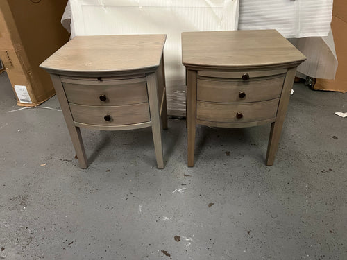 Set of 2 WINCHCOMBE SMOKED OAK
Winchcombe Smoked Oak 2 Drawer Bedside Table Quality Furniture Clearance Ltd