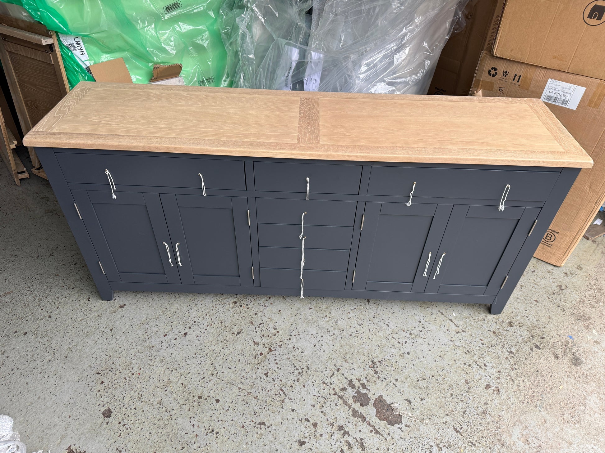 CHESTER CHARCOAL
Grand Sideboard Quality Furniture Clearance Ltd