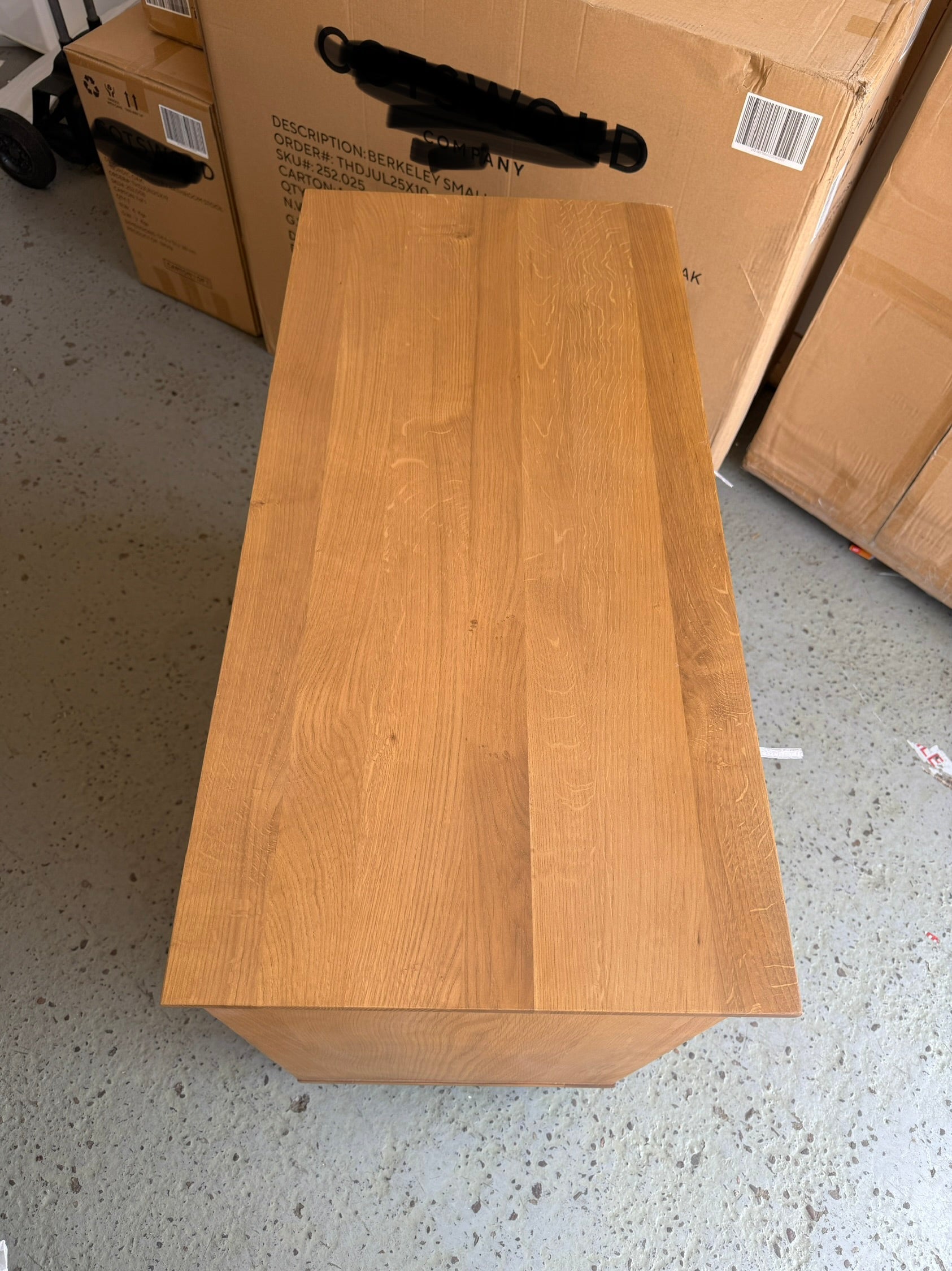 ELKSTONE MELLOW OAK
Small Sideboard Quality Furniture Clearance Ltd