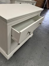 Load image into Gallery viewer, Fairford Soft White 3 Drawer Chest Quality Furniture Clearance Ltd
