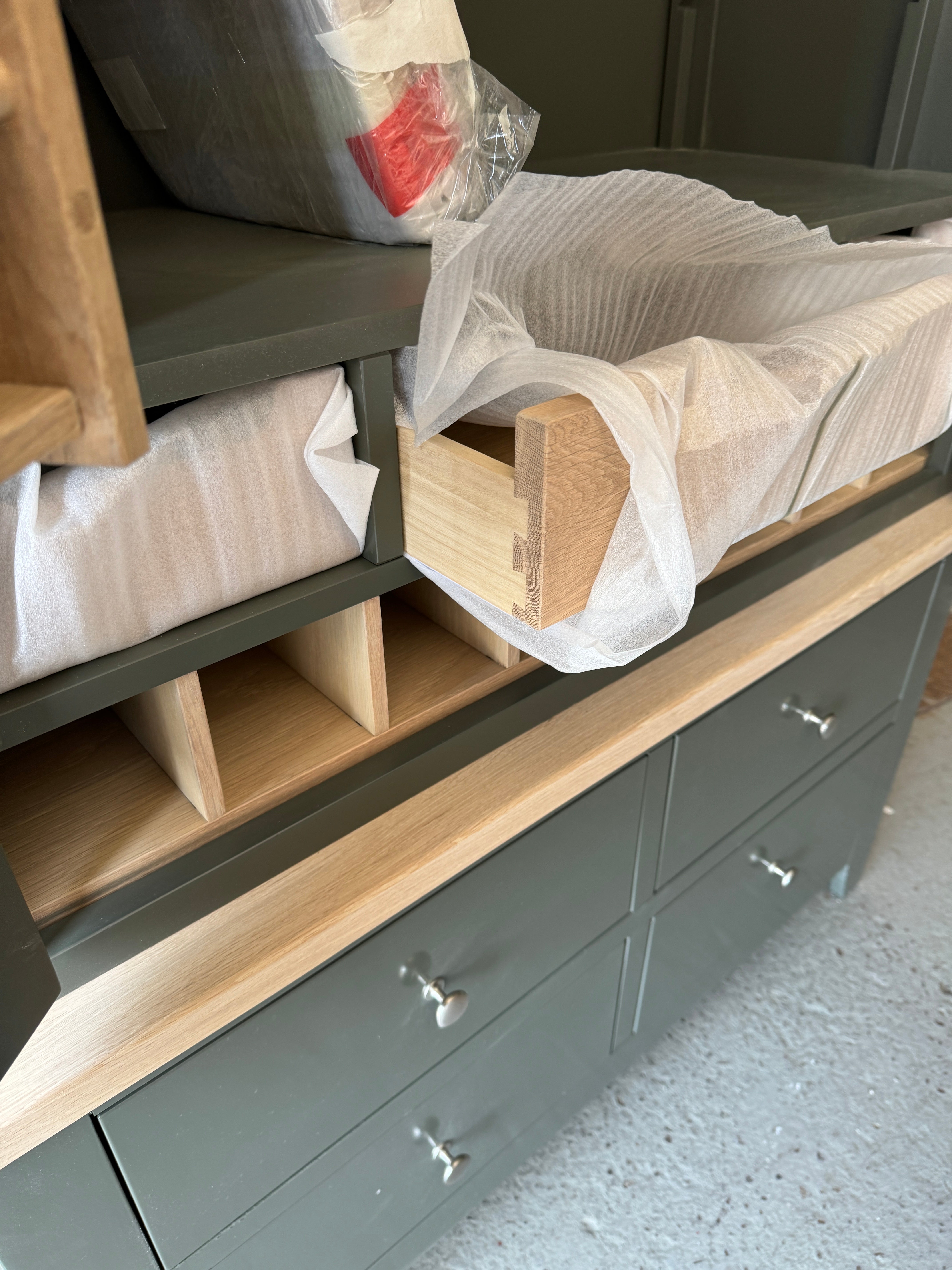 CHESTER FOREST GREEN
Double Larder Quality Furniture Clearance Ltd