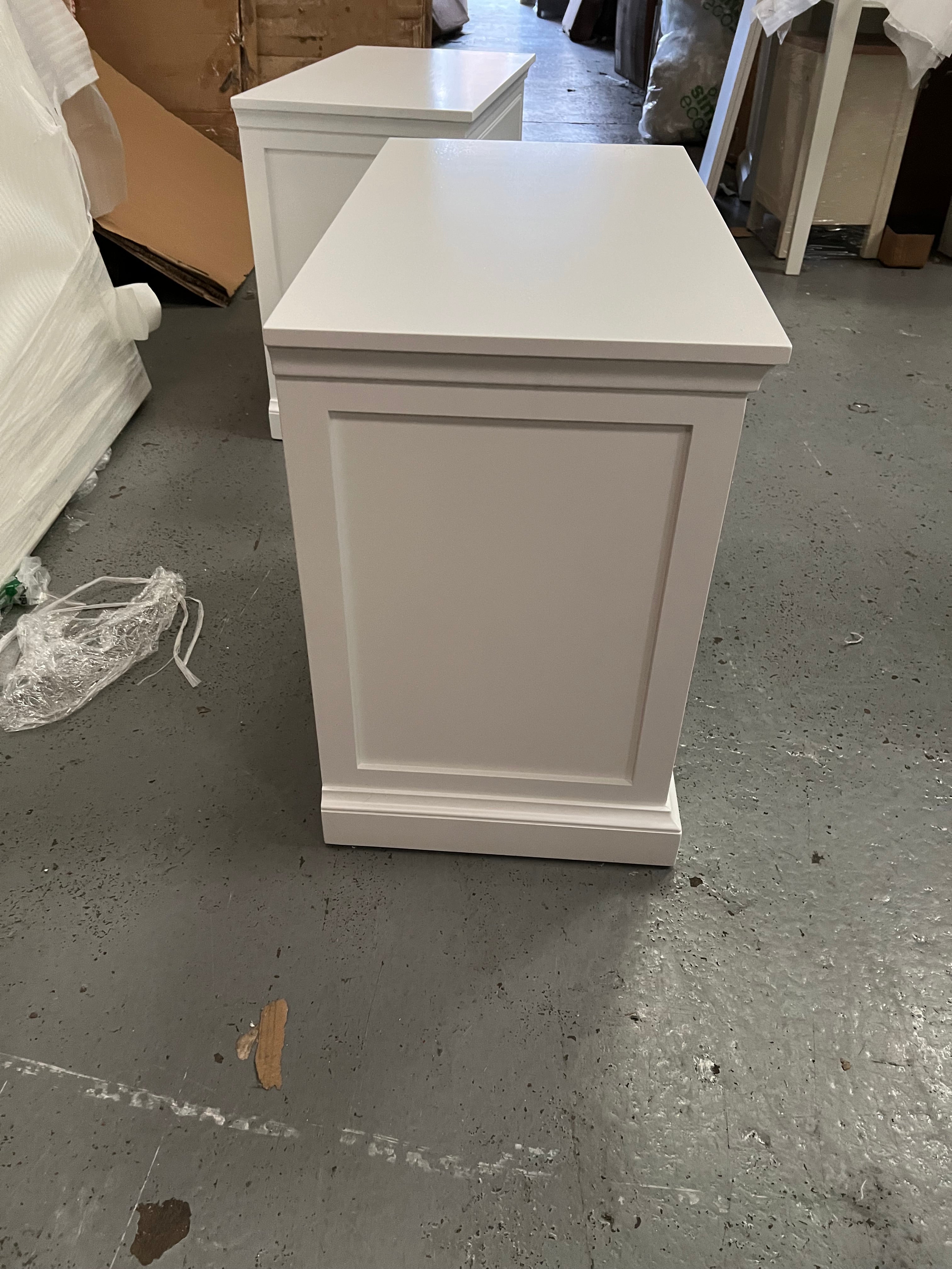 Set of 2 FAIRFORD SOFT WHITE
Large 3 Drawer Bedsides Quality Furniture Clearance Ltd