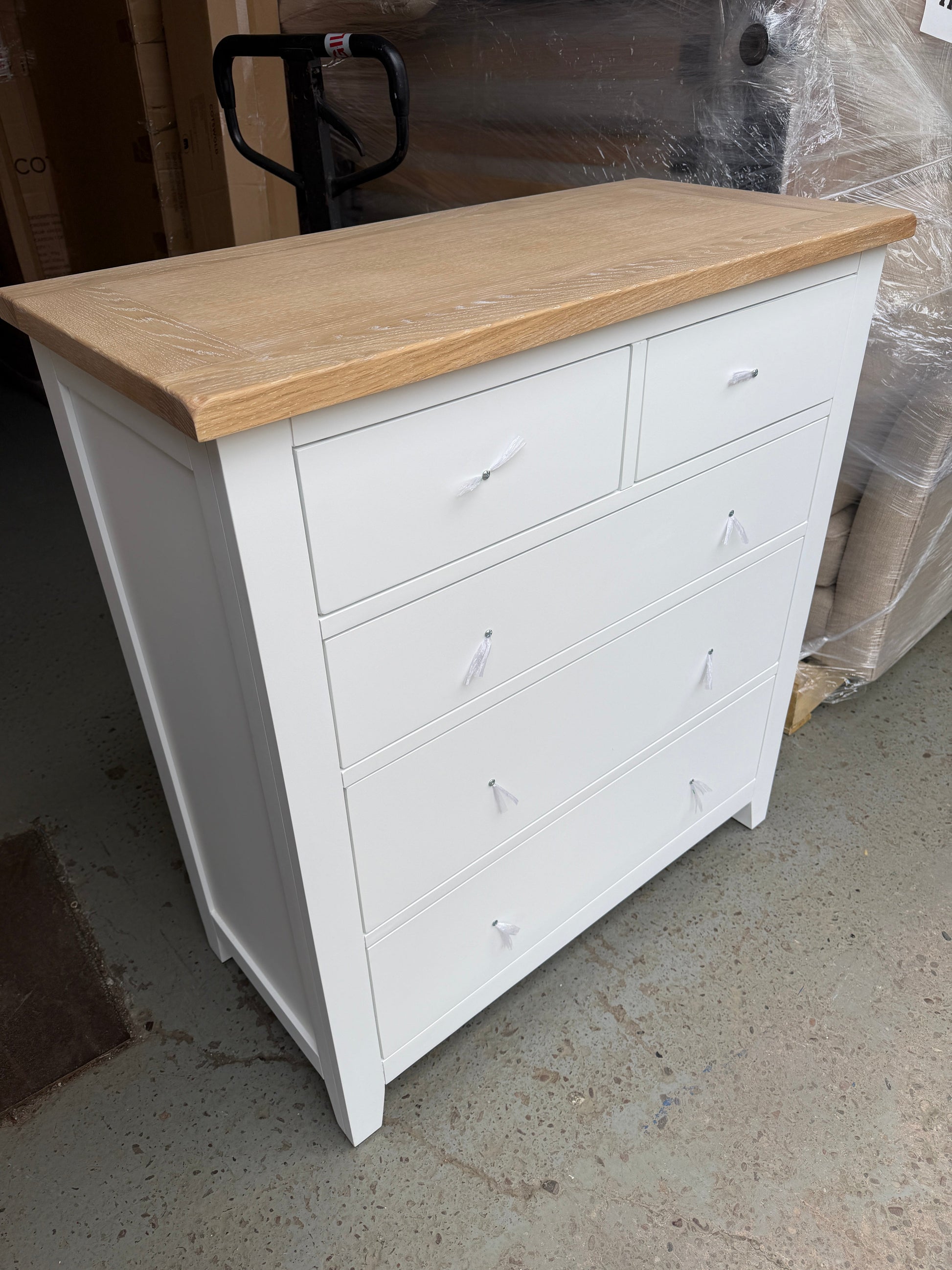 CHESTER PURE WHITE
5 Drawer Chest Quality Furniture Clearance Ltd