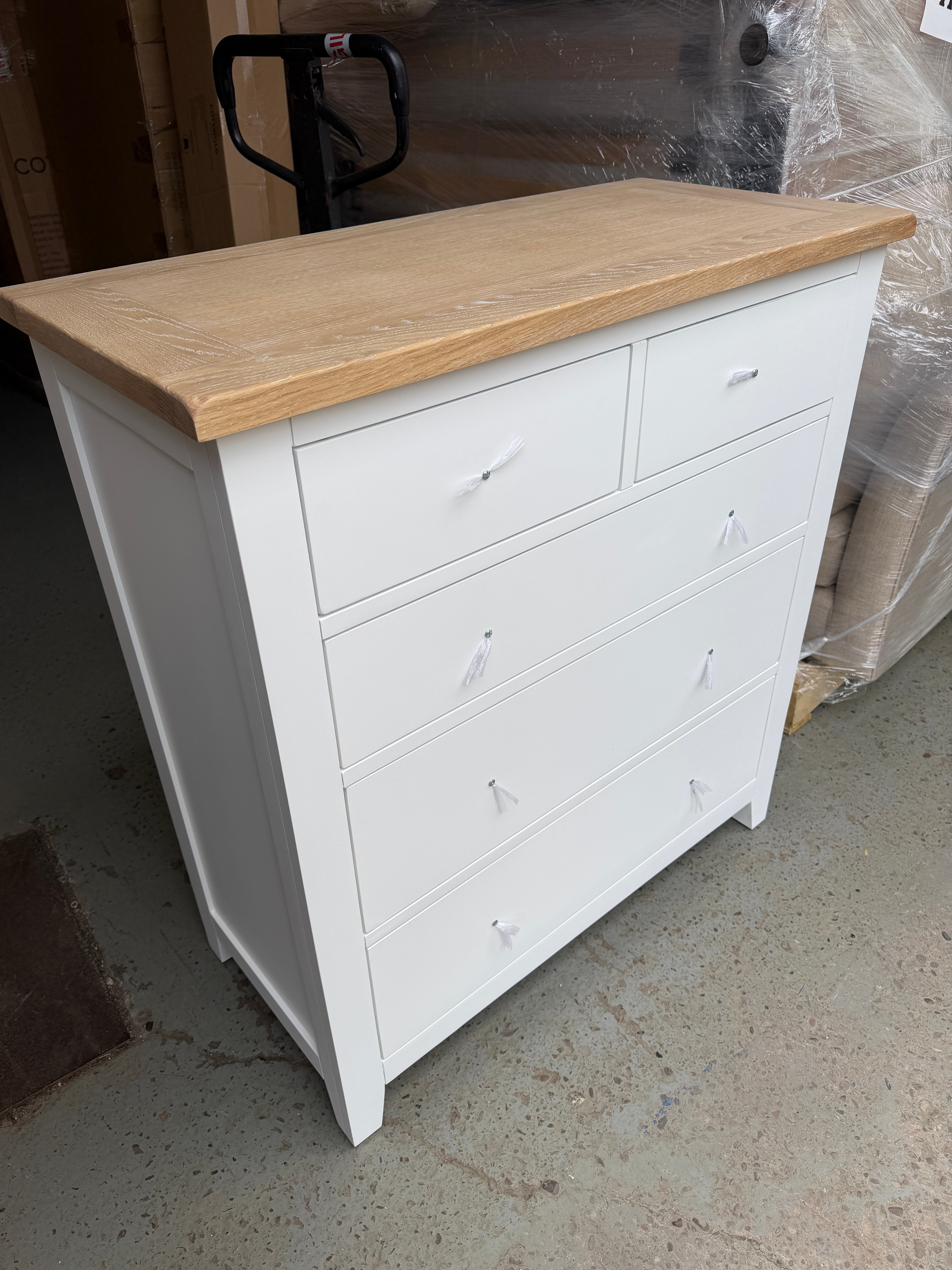 CHESTER PURE WHITE
5 Drawer Chest Quality Furniture Clearance Ltd