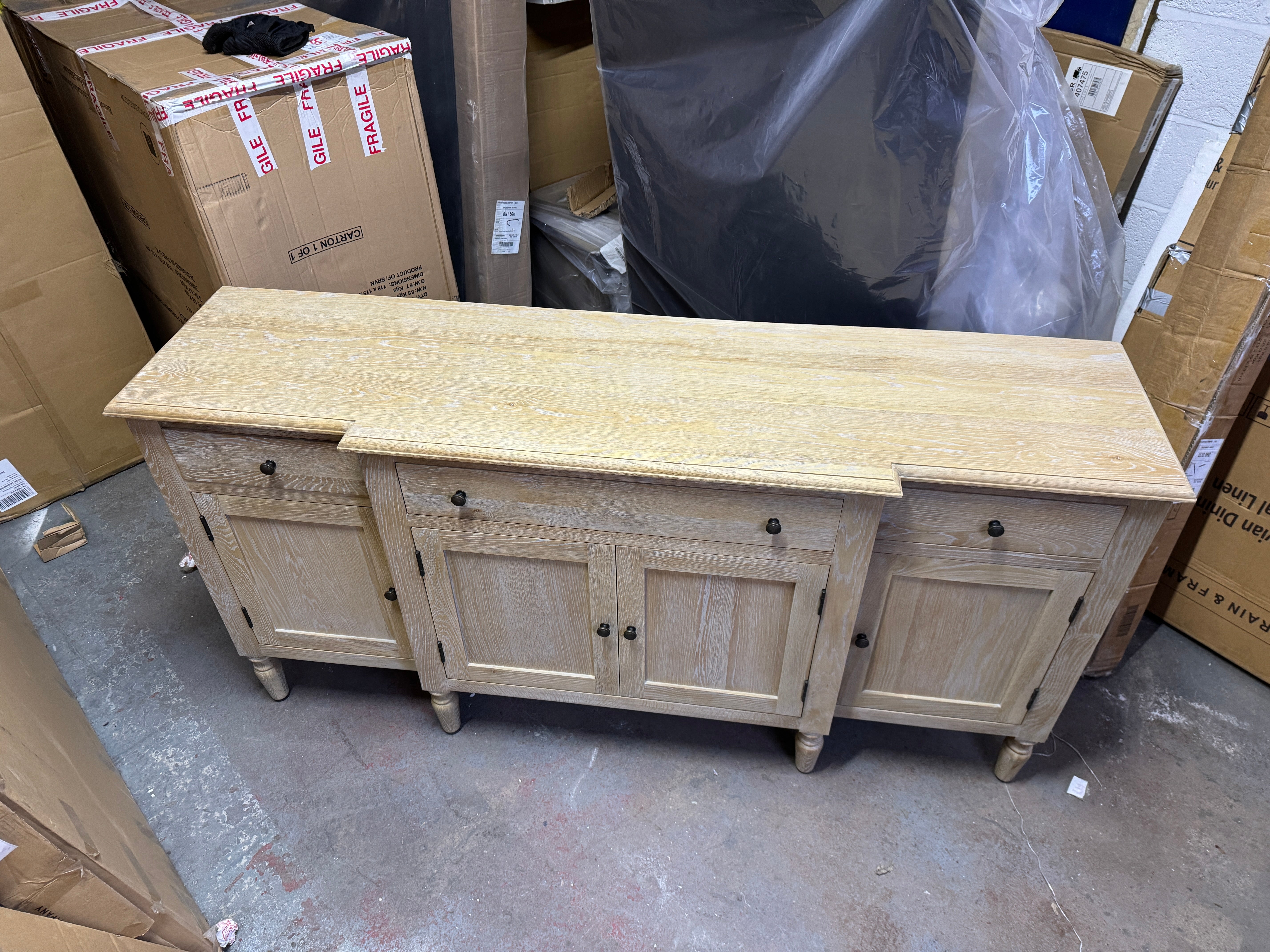 CAMILLE LIMEWASH OAK
Extra Large Sideboard Quality Furniture Clearance Ltd