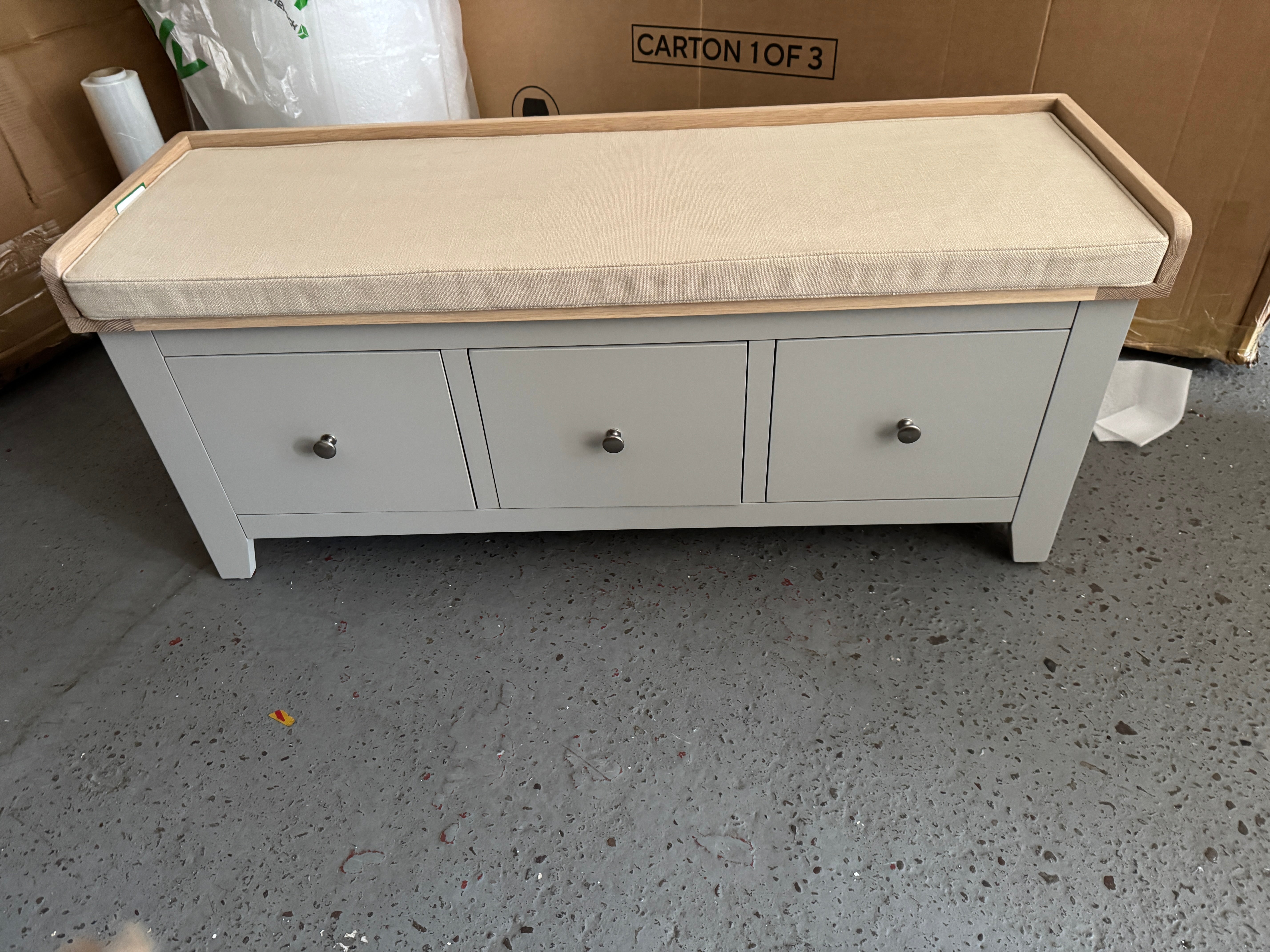 CHESTER DOVE GREY
3 Drawer Shoe Bench Quality Furniture Clearance Ltd
