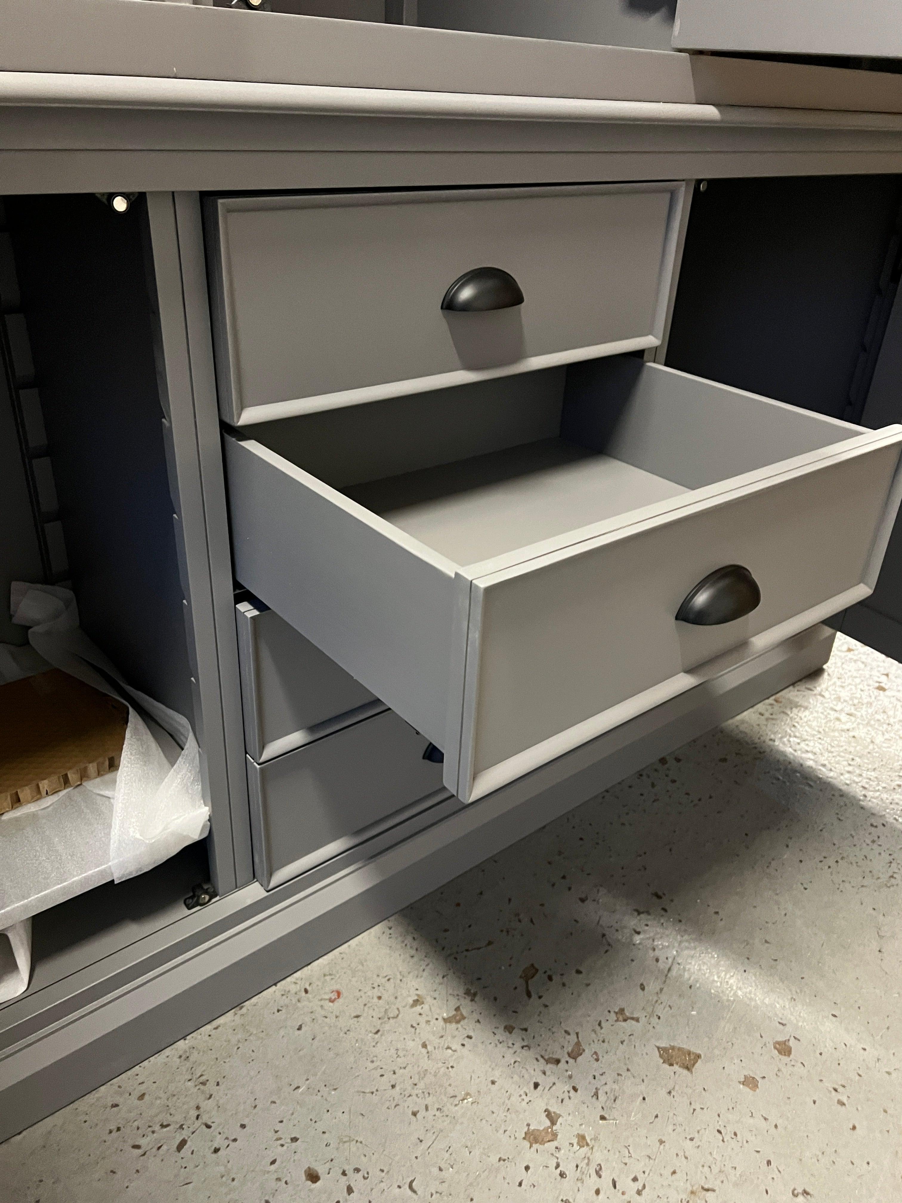 STOW FLINT GREY
Grand Triple Larder Quality Furniture Clearance Ltd