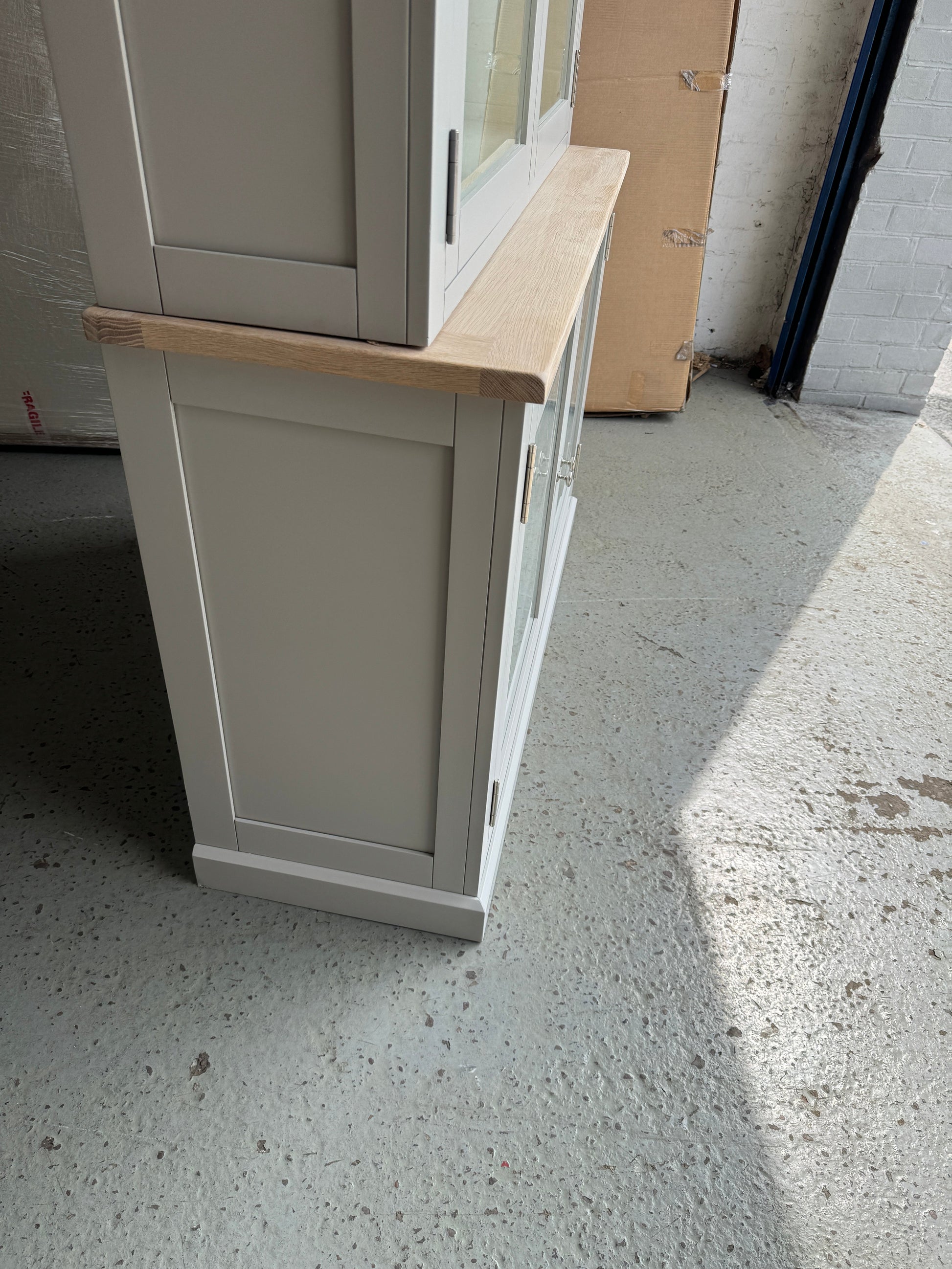 CHESTER DOVE GREY
Large Glazed Dresser Quality Furniture Clearance Ltd