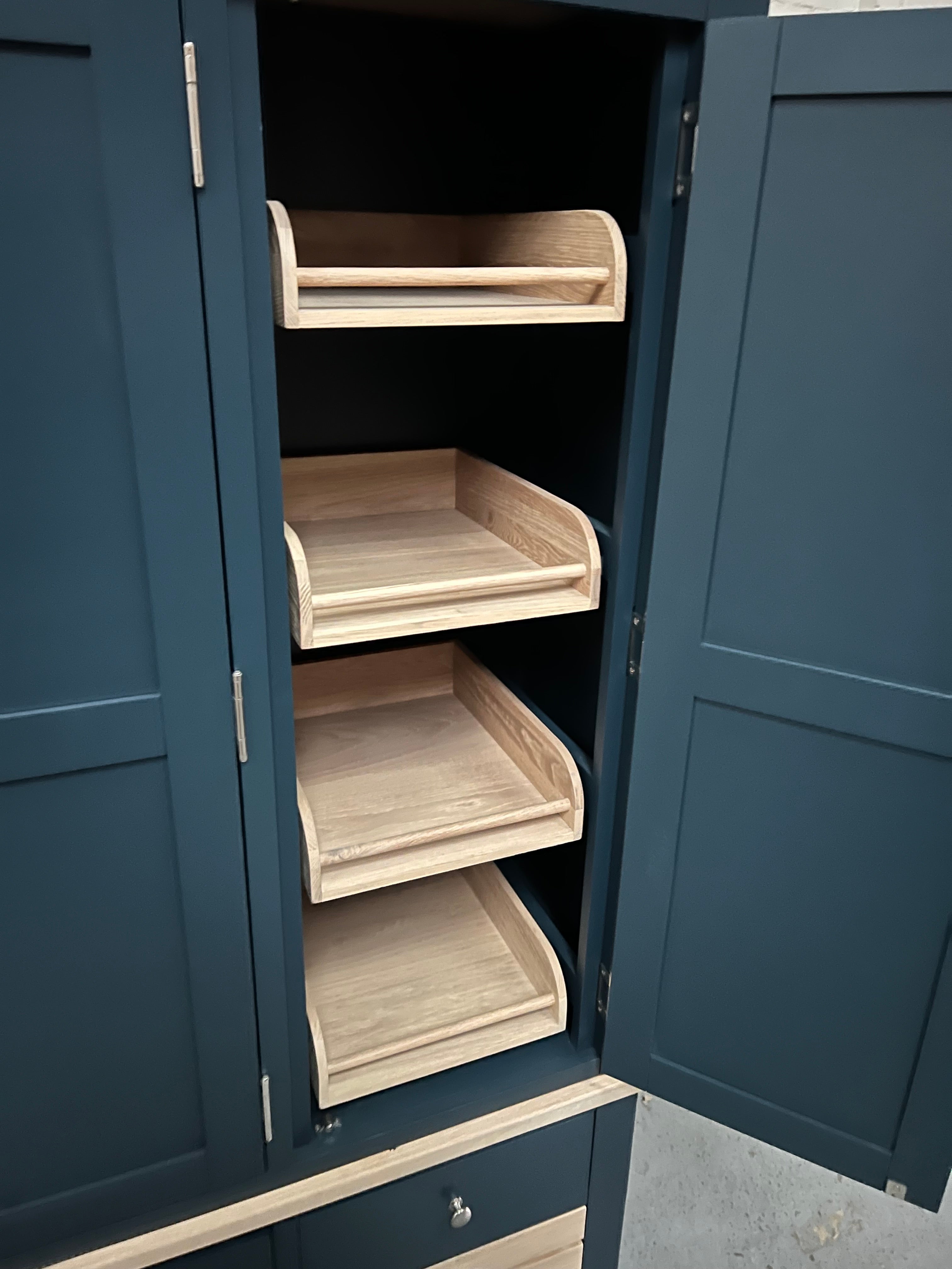 CHESTER MIDNIGHT BLUE
Triple Larder Quality Furniture Clearance Ltd