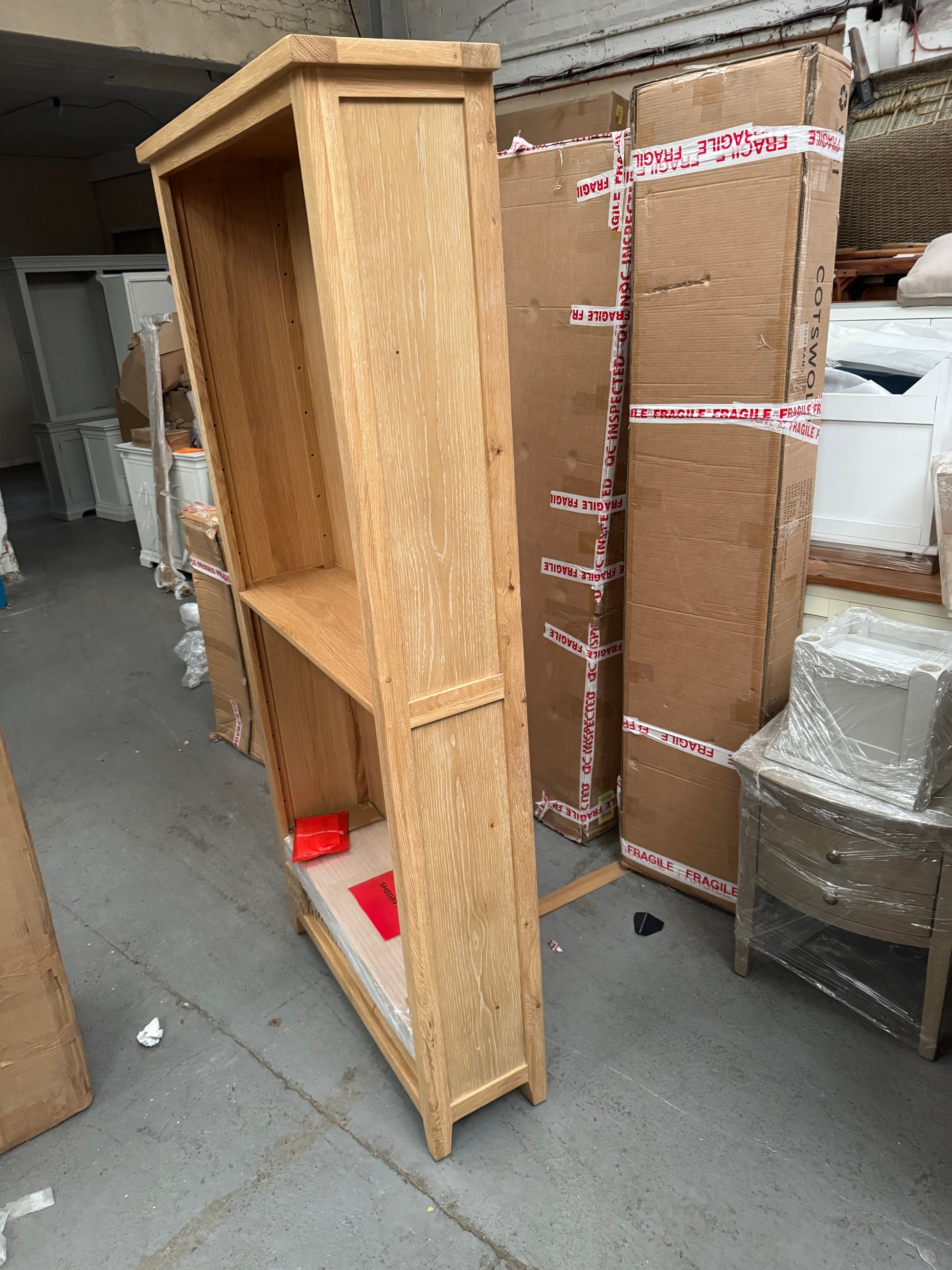 INGLESHAM WHITEWASH OAK
Large Bookcase Quality Furniture Clearance Ltd