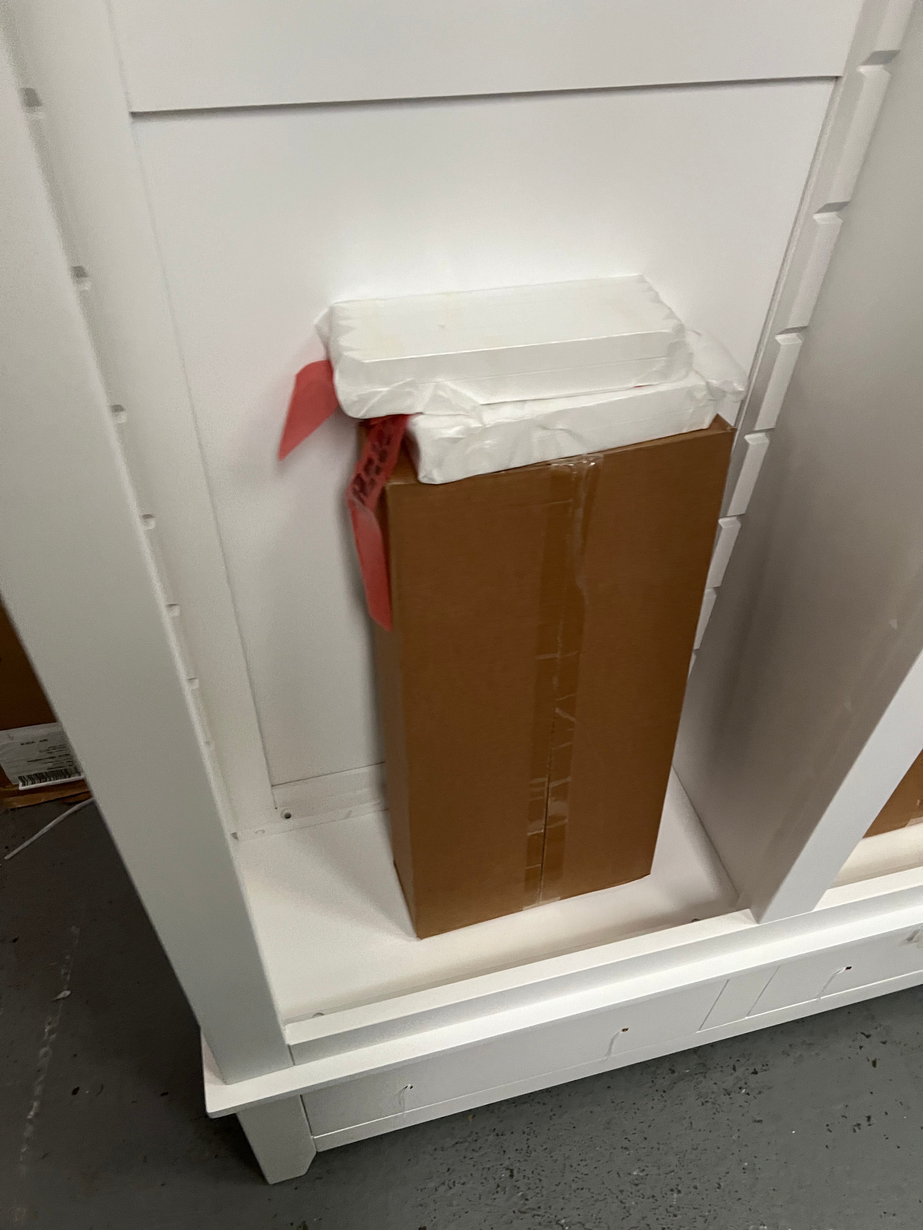 CHESTER PURE WHITE
Grand Bookcase Quality Furniture Clearance Ltd