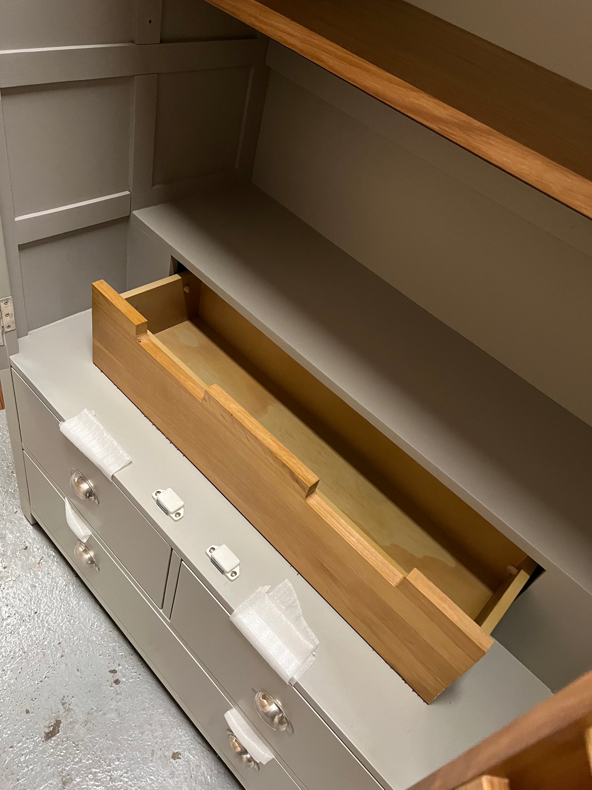 Hampshire ‘Country Life’ Double Larder - Grey Quality Furniture Clearance Ltd