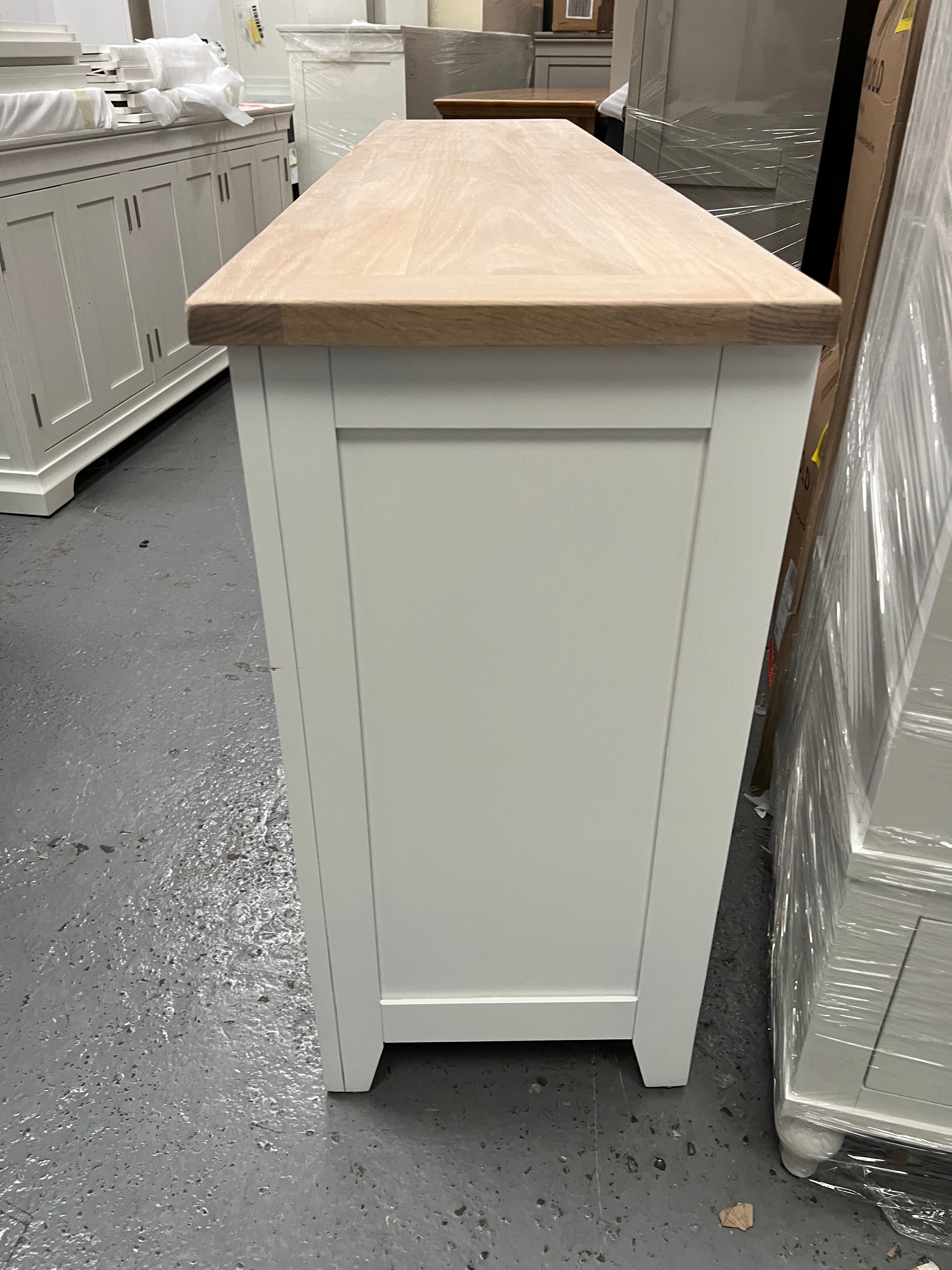 CHESTER PURE WHITE
Extra Large Sideboard Quality Furniture Clearance Ltd