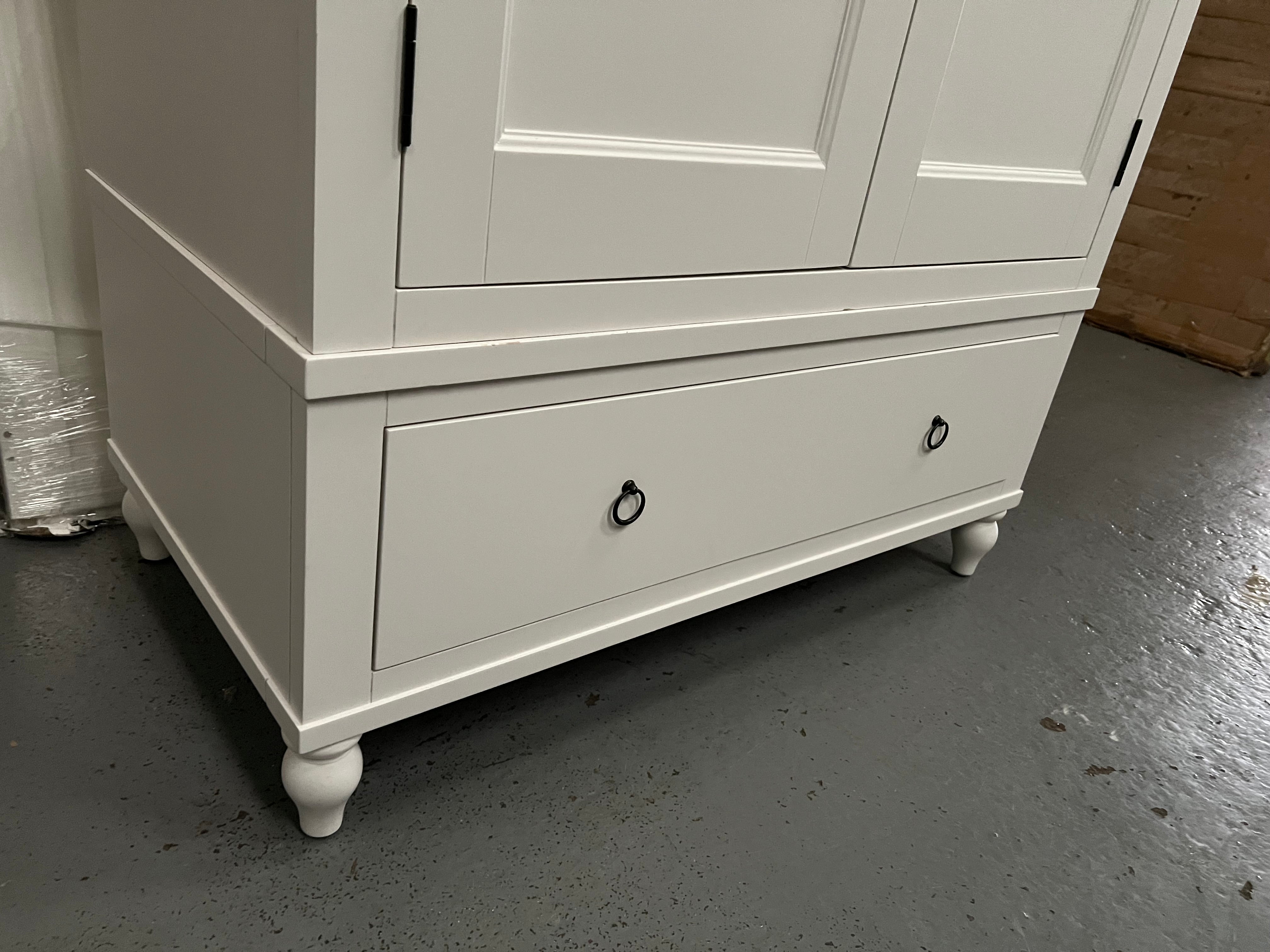 ELKSTONE PAINTED PARCHMENT
Double Wardrobe Quality Furniture Clearance Ltd