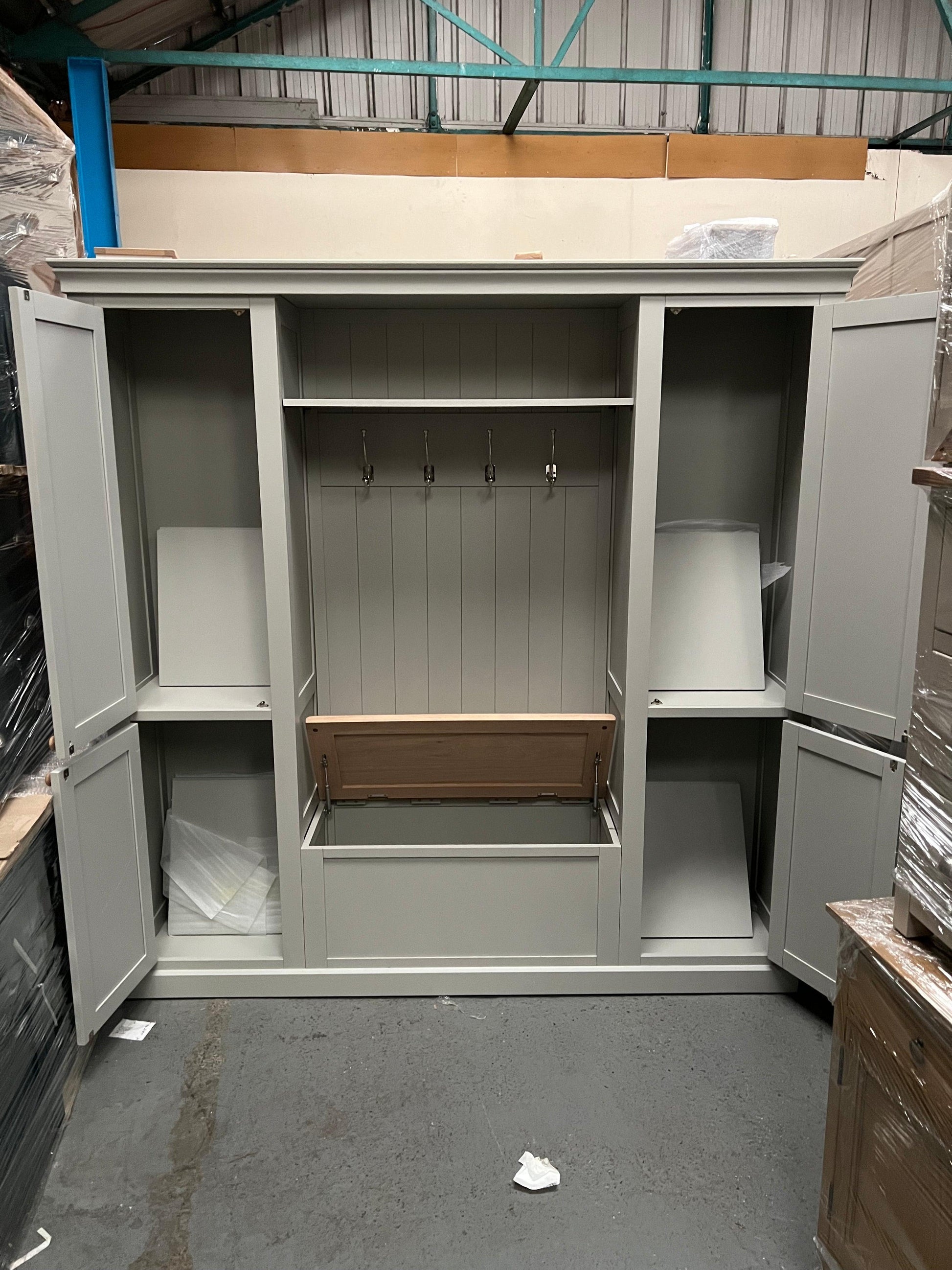 CHESTER DOVE GREY
Bootility Unit Quality Furniture Clearance Ltd