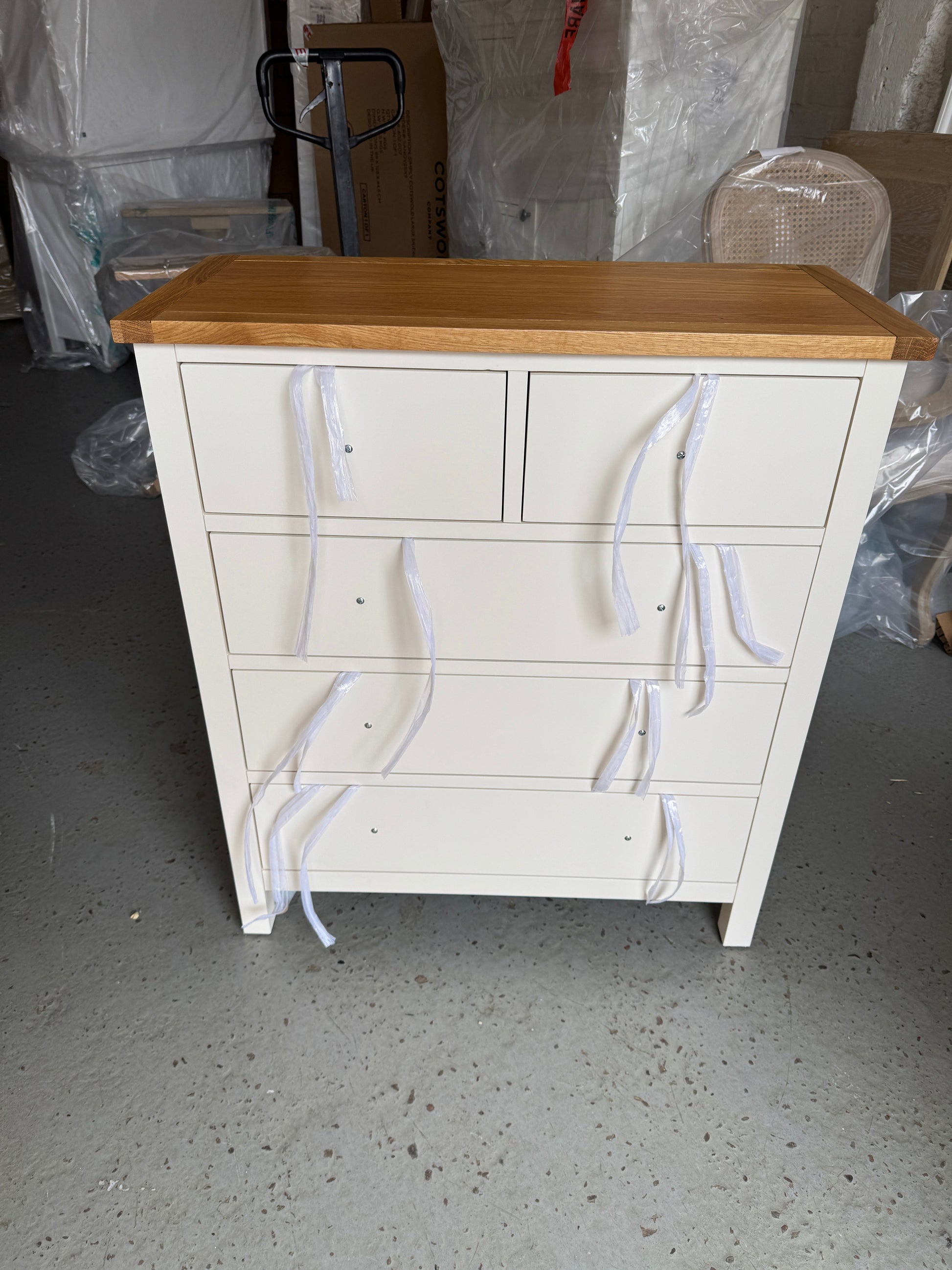 SIMPLY COTSWOLD CLASSIC CREAM
5 Drawer Chest Quality Furniture Clearance Ltd
