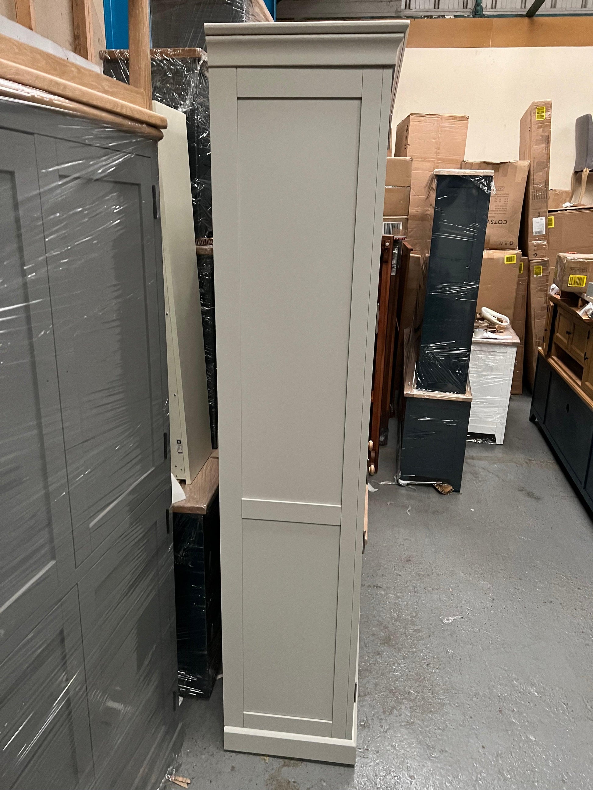 CHESTER DOVE GREY
Bootility Unit Quality Furniture Clearance Ltd