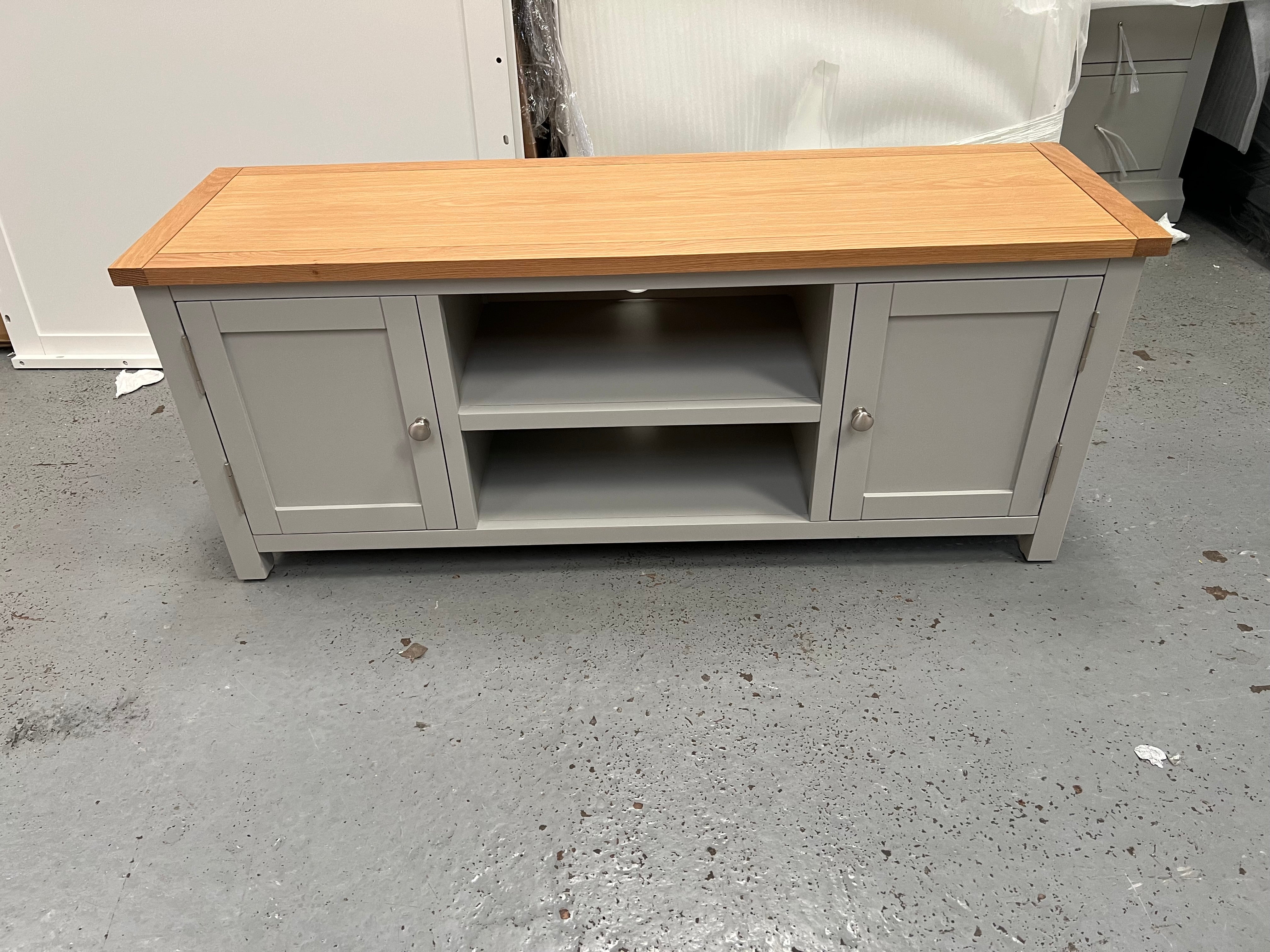 SIMPLY COTSWOLD PEBBLE GREY TV Stand up to 50" Quality Furniture Clearance Ltd