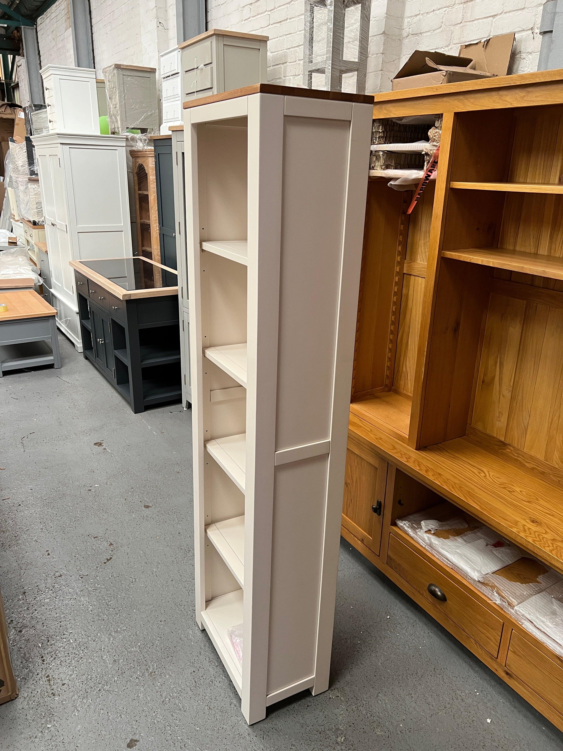 CHALFORD WARM WHITE
Slim Bookcase Quality Furniture Clearance Ltd