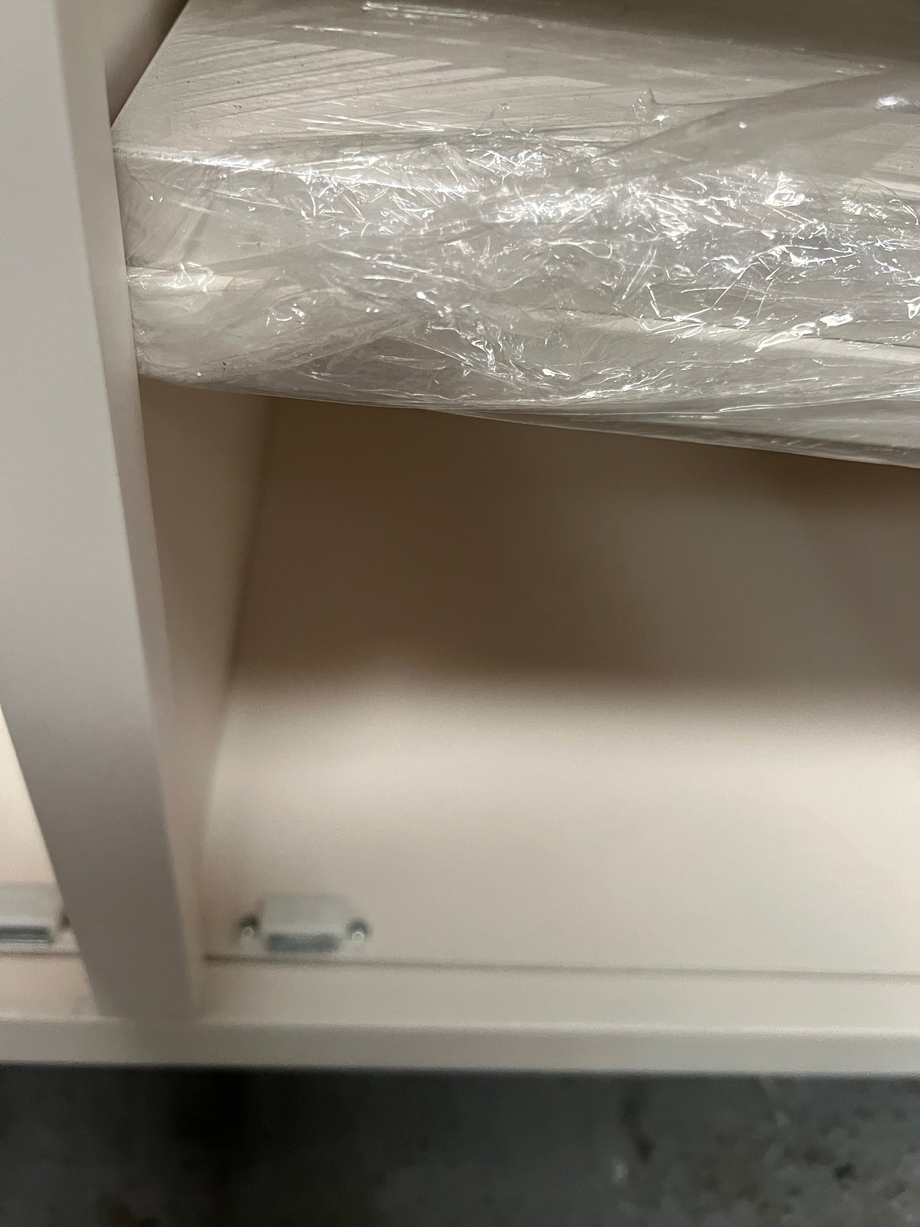 CHALFORD WARM WHITE
Cupboard Quality Furniture Clearance Ltd