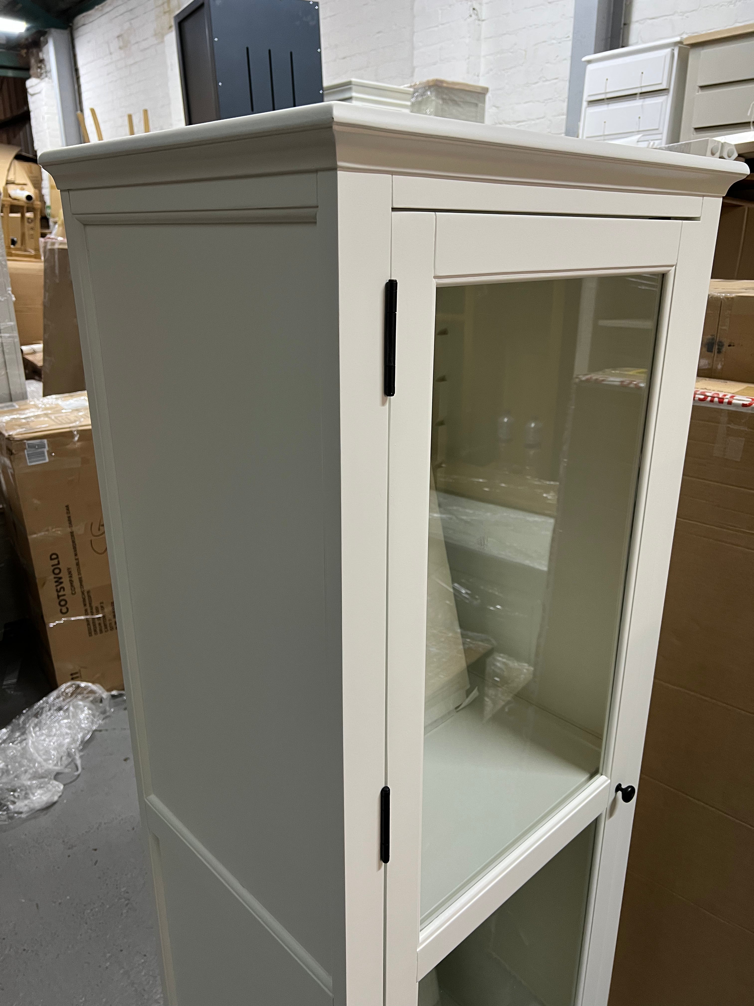 STOW WARM WHITE
Single Glazed Cabinet Quality Furniture Clearance Ltd