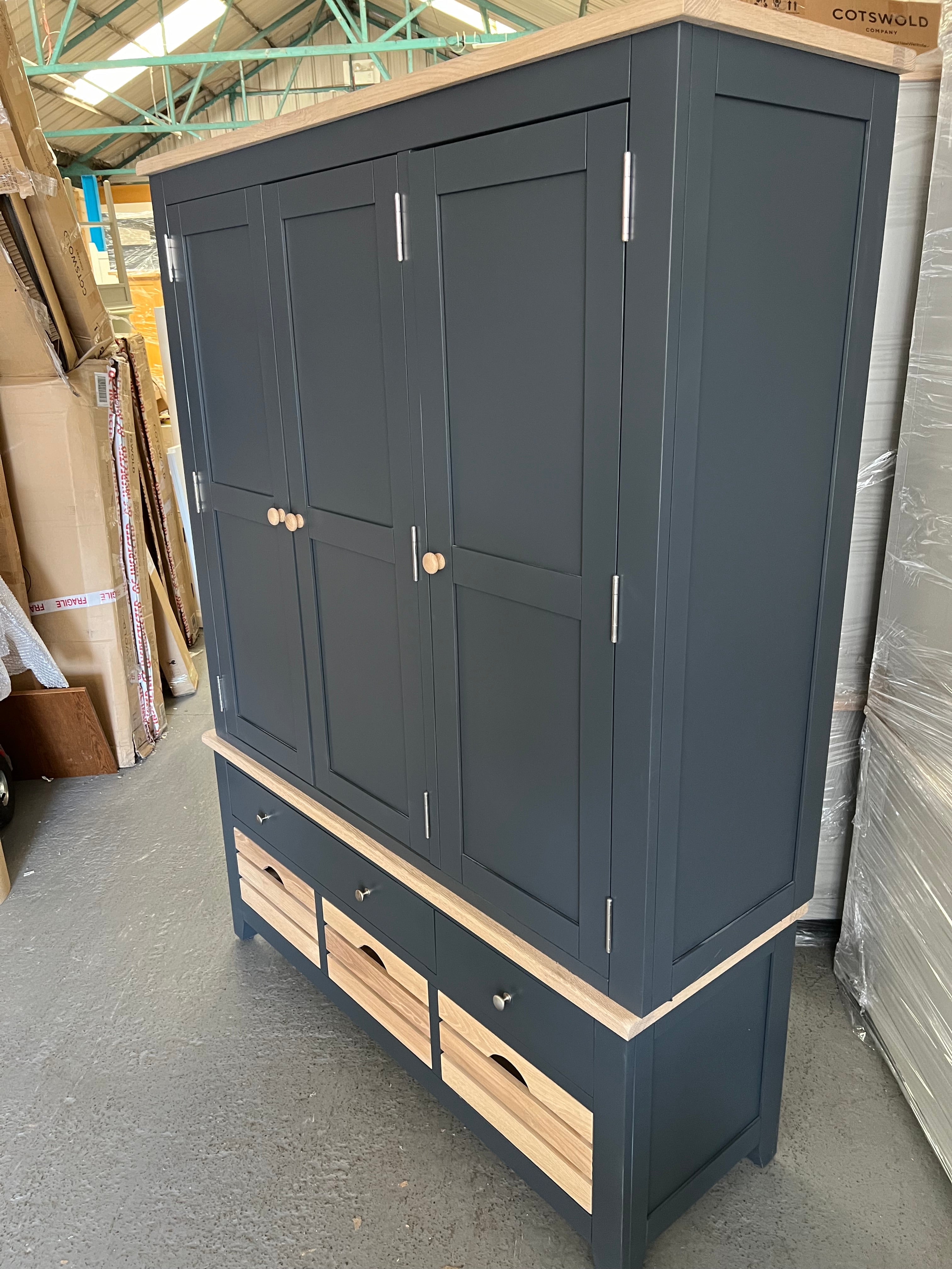 CHESTER CHARCOAL
Triple Larder Quality Furniture Clearance Ltd