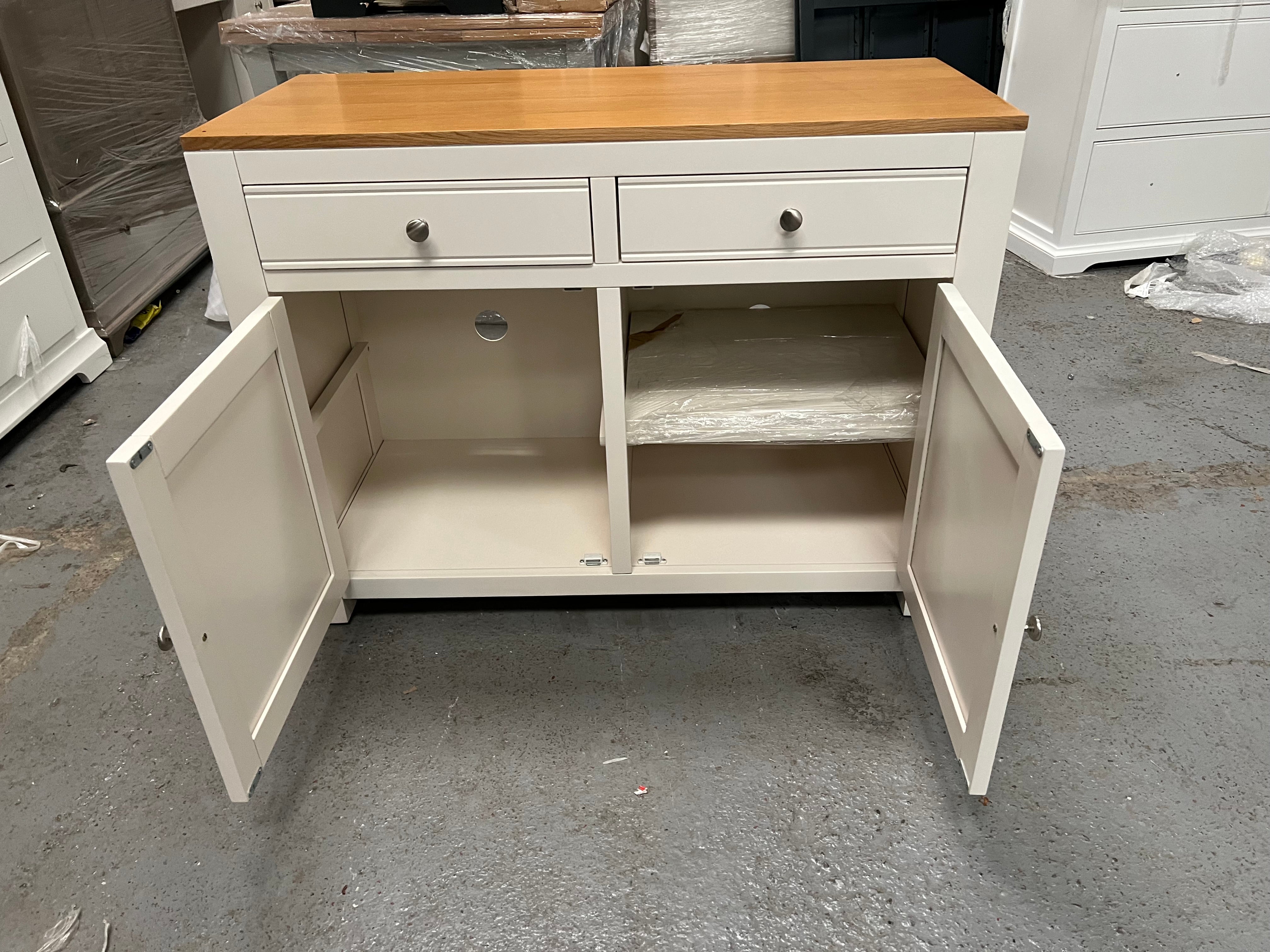 CHALFORD WARM WHITE
Cupboard Quality Furniture Clearance Ltd