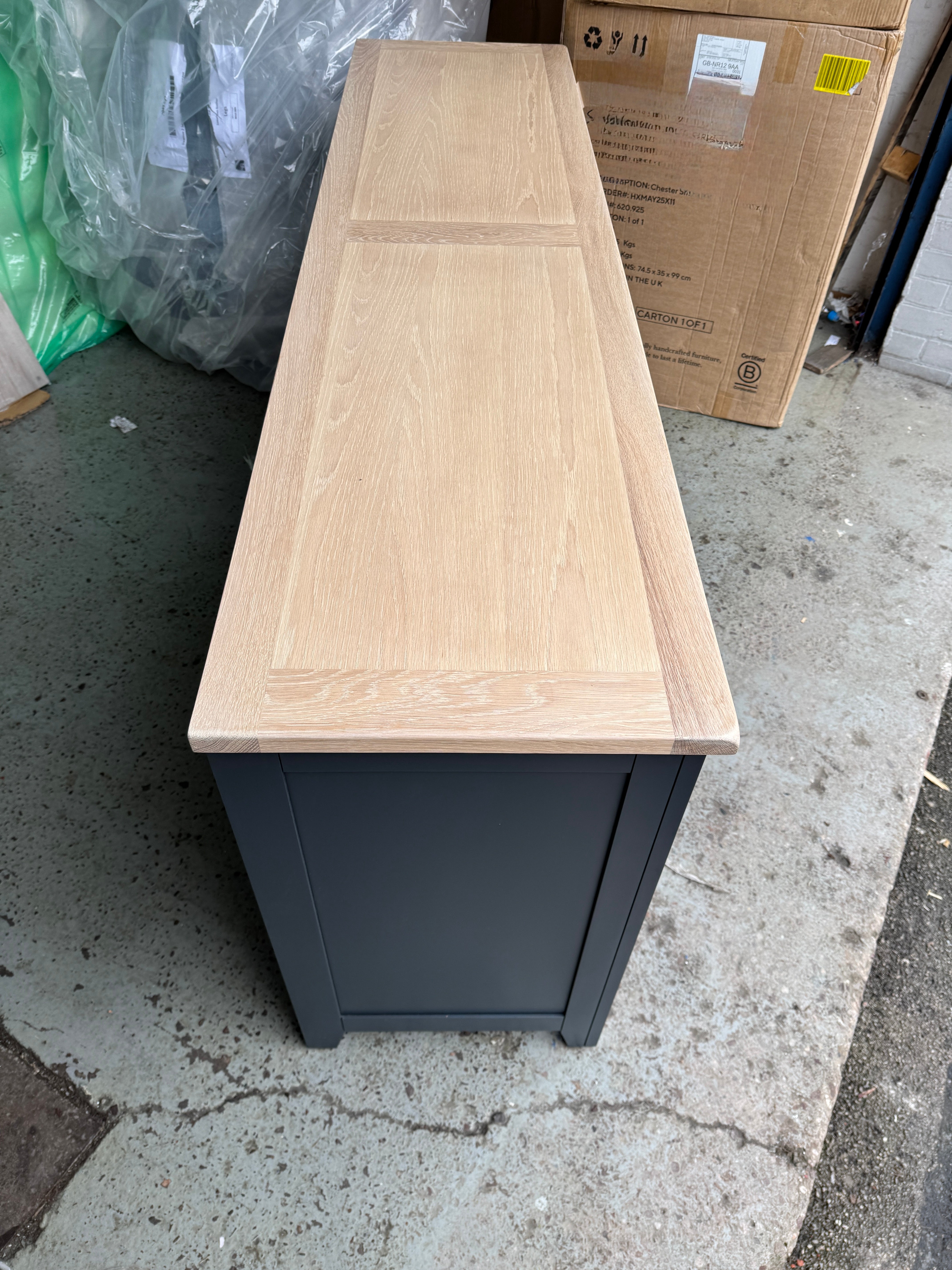 CHESTER CHARCOAL
Grand Sideboard Quality Furniture Clearance Ltd