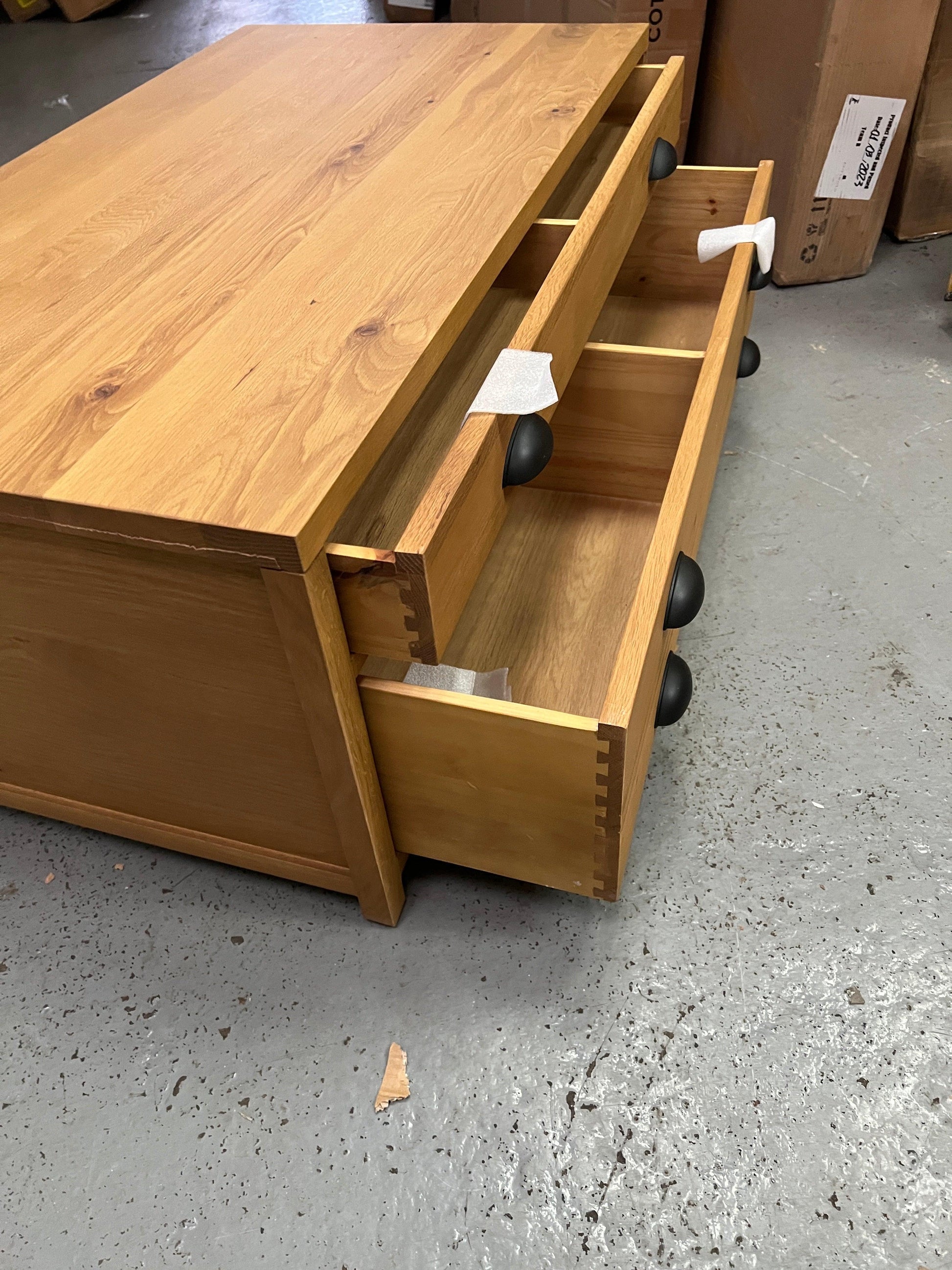 ELKSTONE MELLOW OAK
Coffee Table Quality Furniture Clearance Ltd