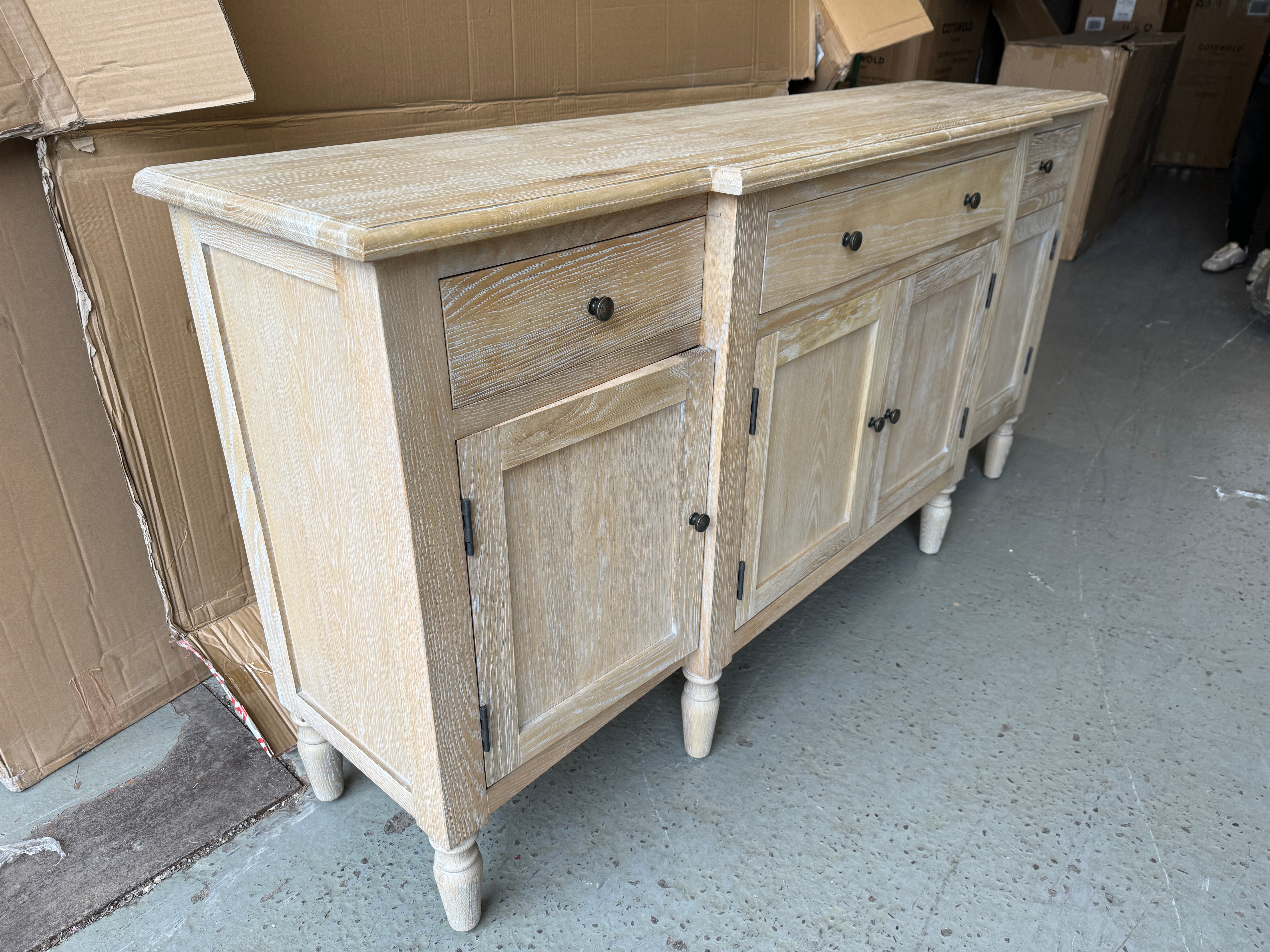 CAMILLE LIMEWASH OAK
Extra Large Sideboard Quality Furniture Clearance Ltd