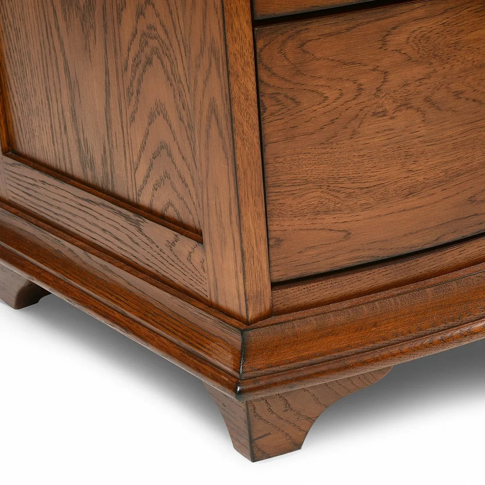 WINCHCOMBE DARK OAK
Vanity Tall Boy Quality Furniture Clearance Ltd