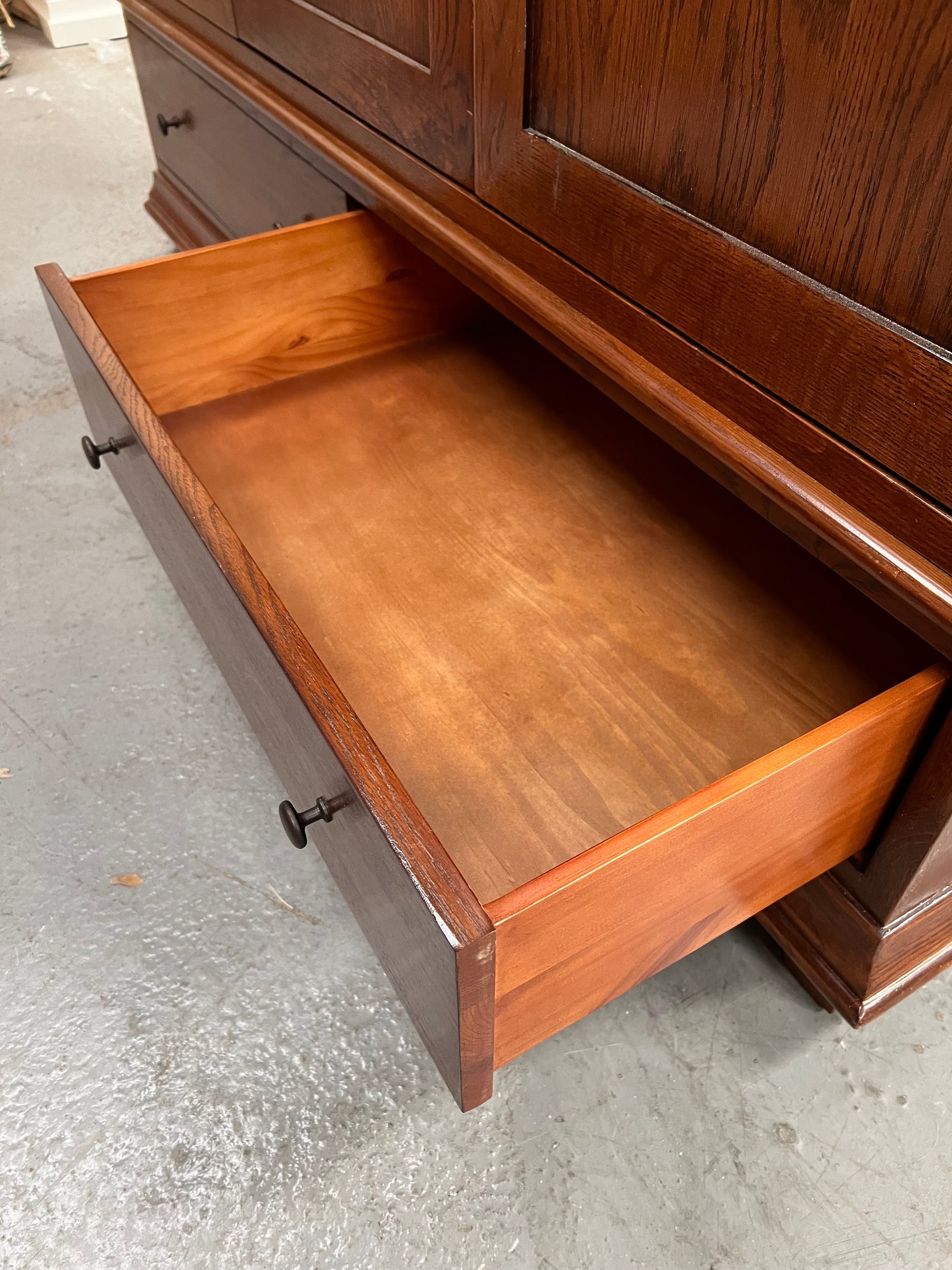 Winchcombe Dark Oak Triple Wardrobe Quality Furniture Clearance Ltd