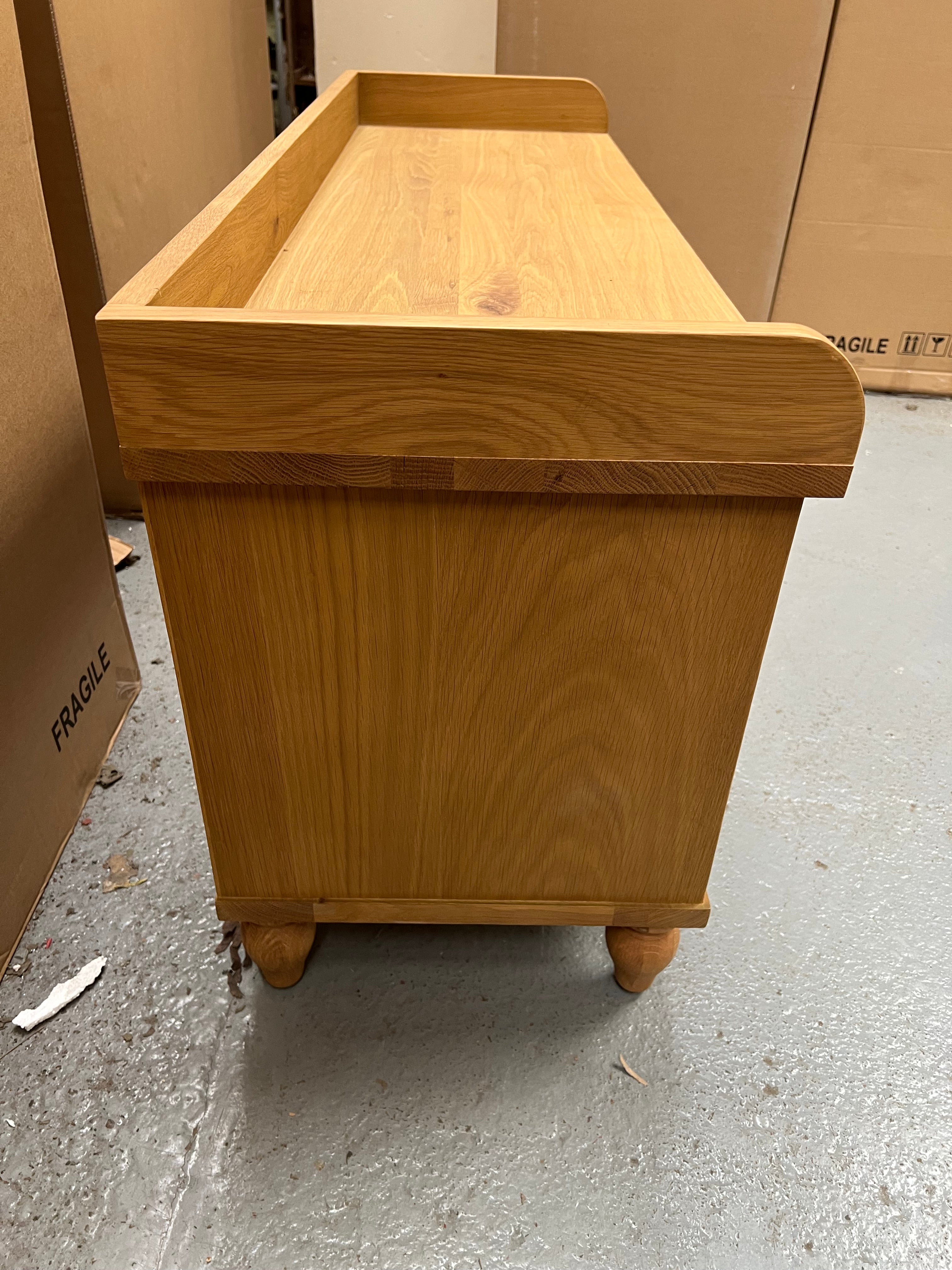 ELKSTONE MELLOW OAK
Hidden Shoe Storage Bench Quality Furniture Clearance Ltd