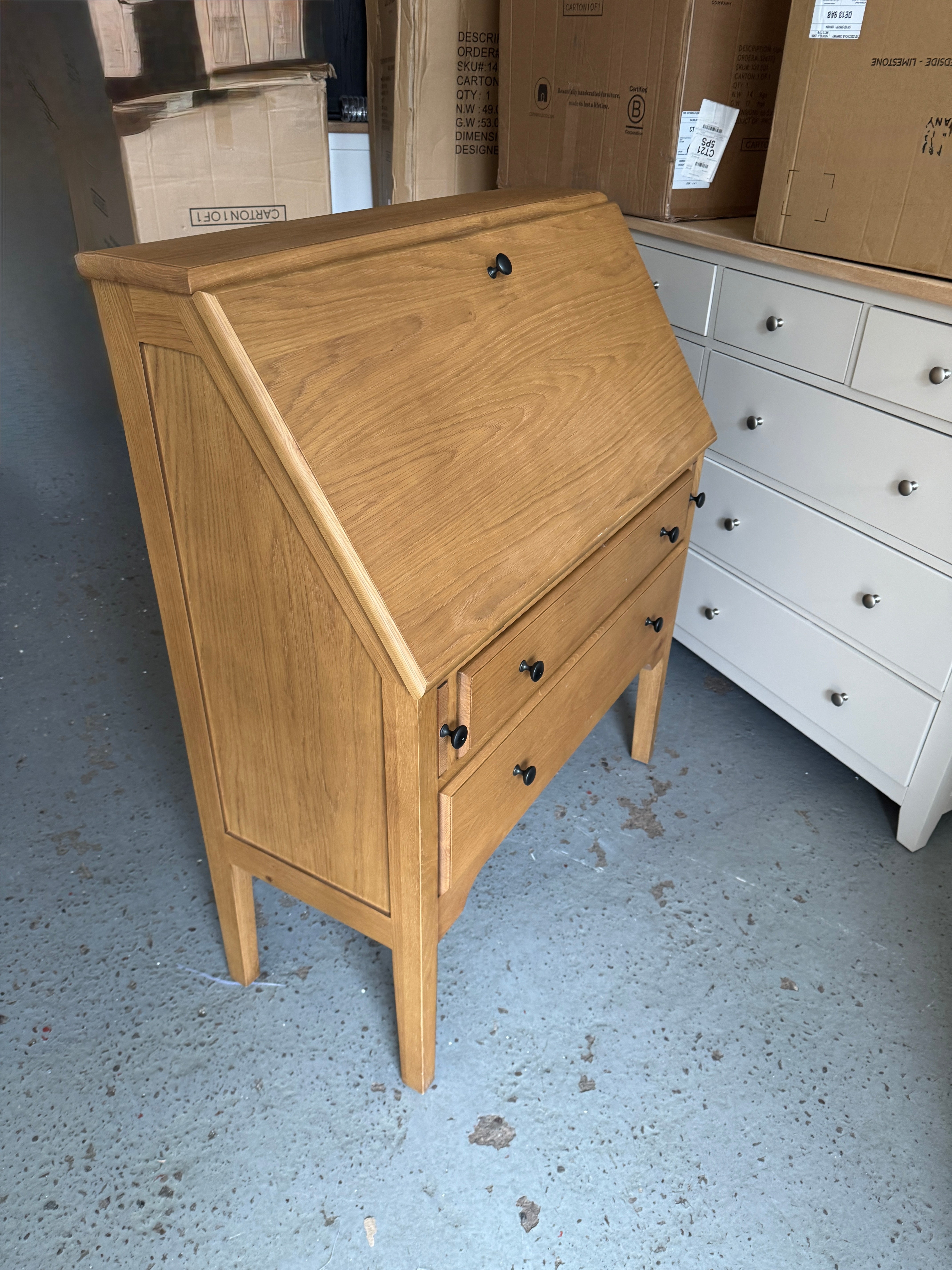 ELKSTONE MELLOW OAK
Bureau Quality Furniture Clearance Ltd