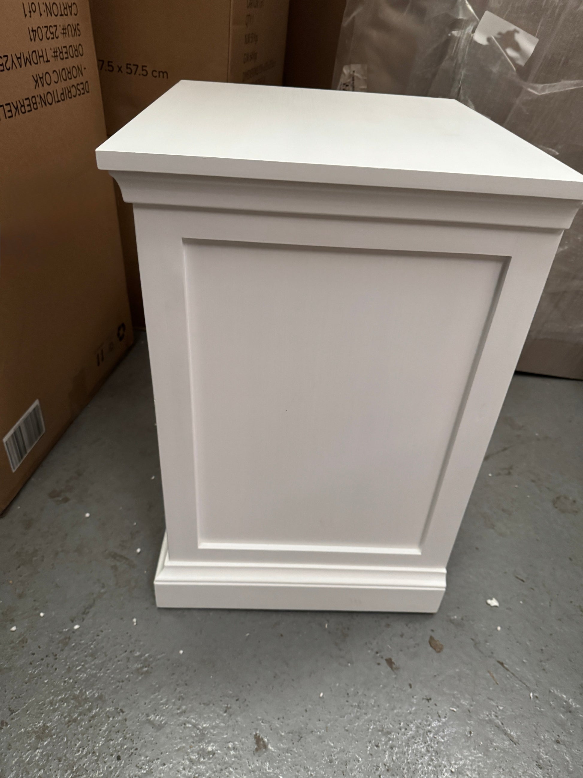 Set of 2 FAIRFORD WARM WHITE 3 Drawer Bedside Table Quality Furniture Clearance Ltd