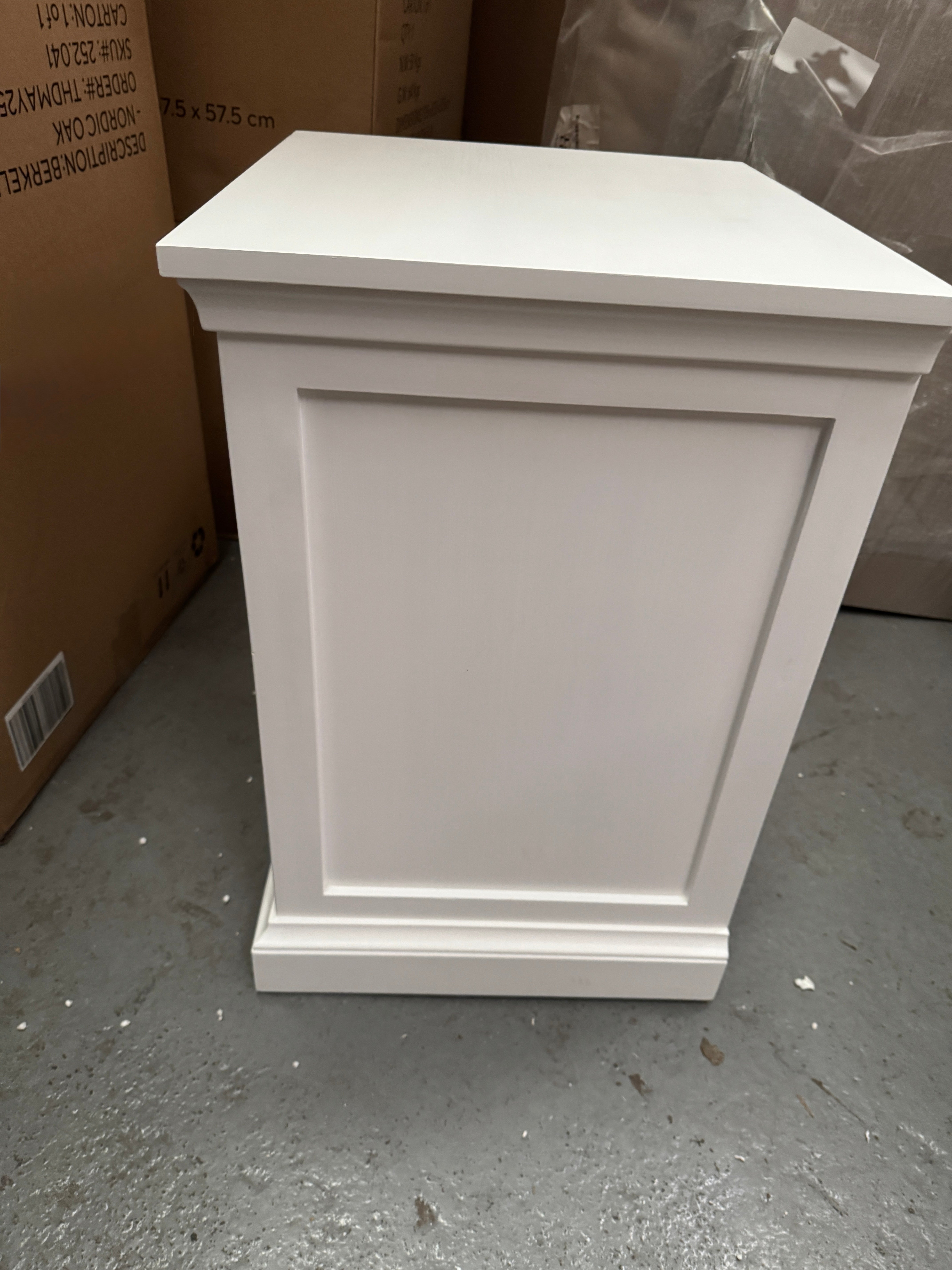 Set of 2 FAIRFORD WARM WHITE 3 Drawer Bedside Table Quality Furniture Clearance Ltd