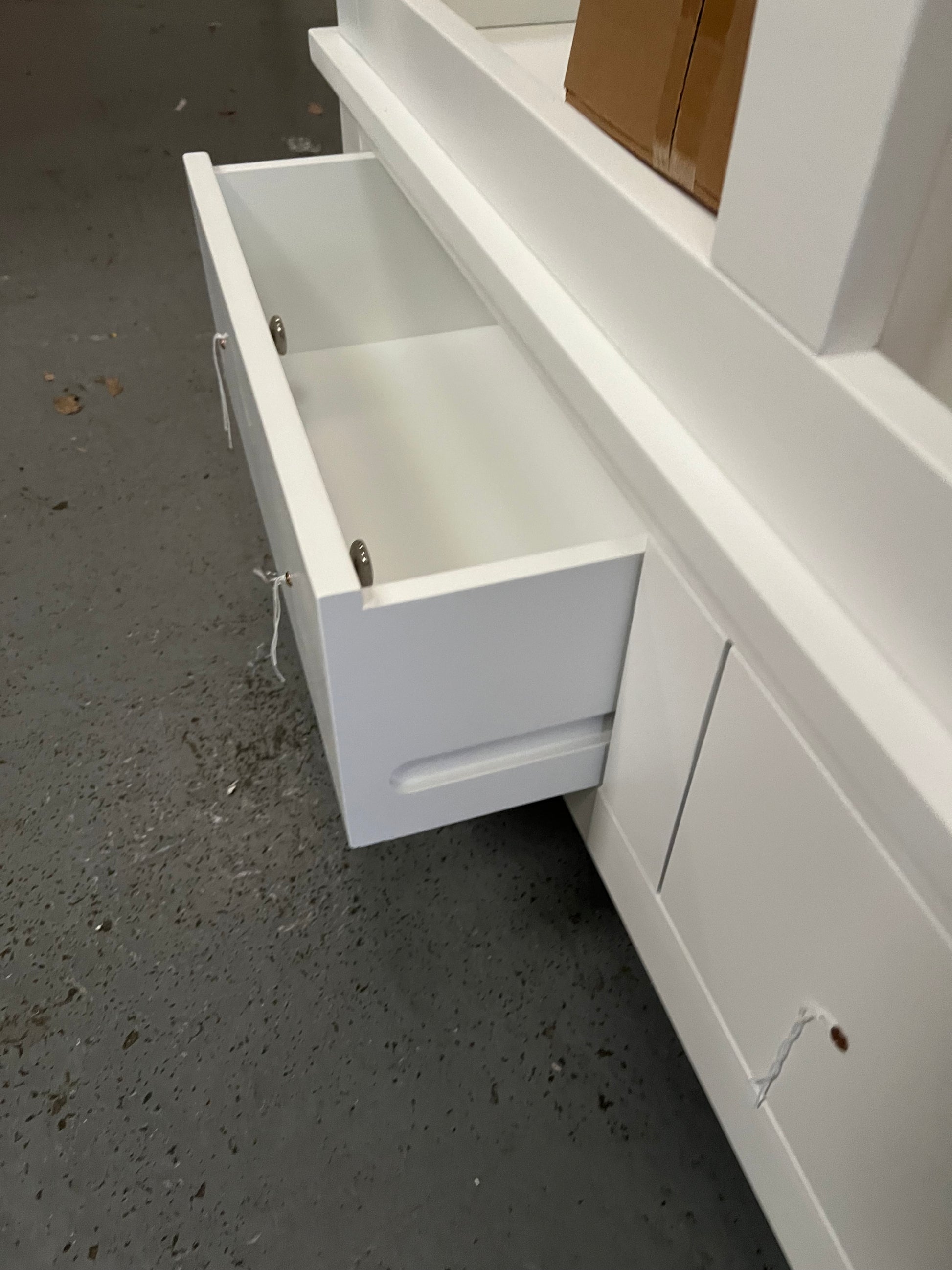 CHESTER PURE WHITE
Grand Bookcase Quality Furniture Clearance Ltd